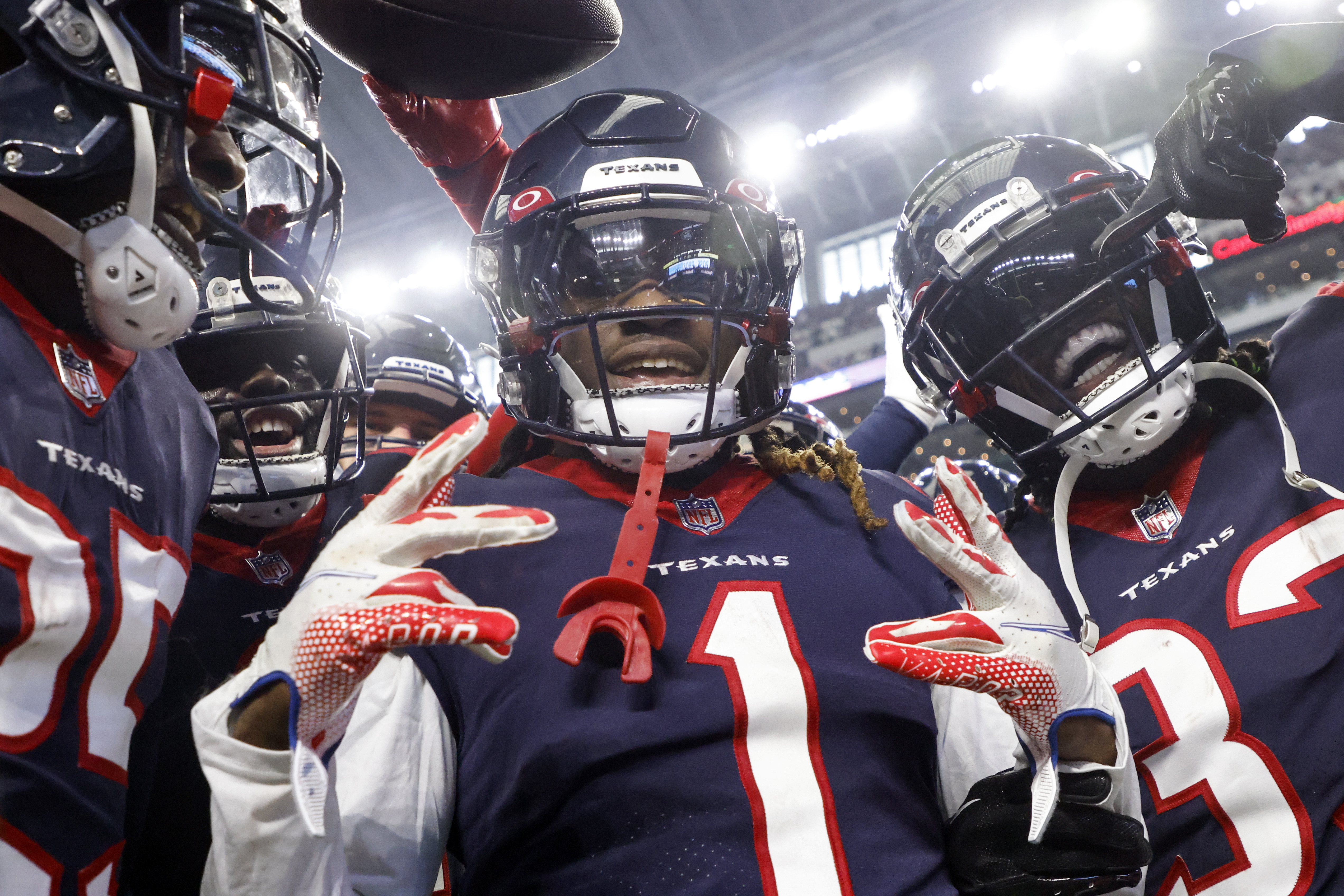 Broncos will wear blue uniforms against Texans