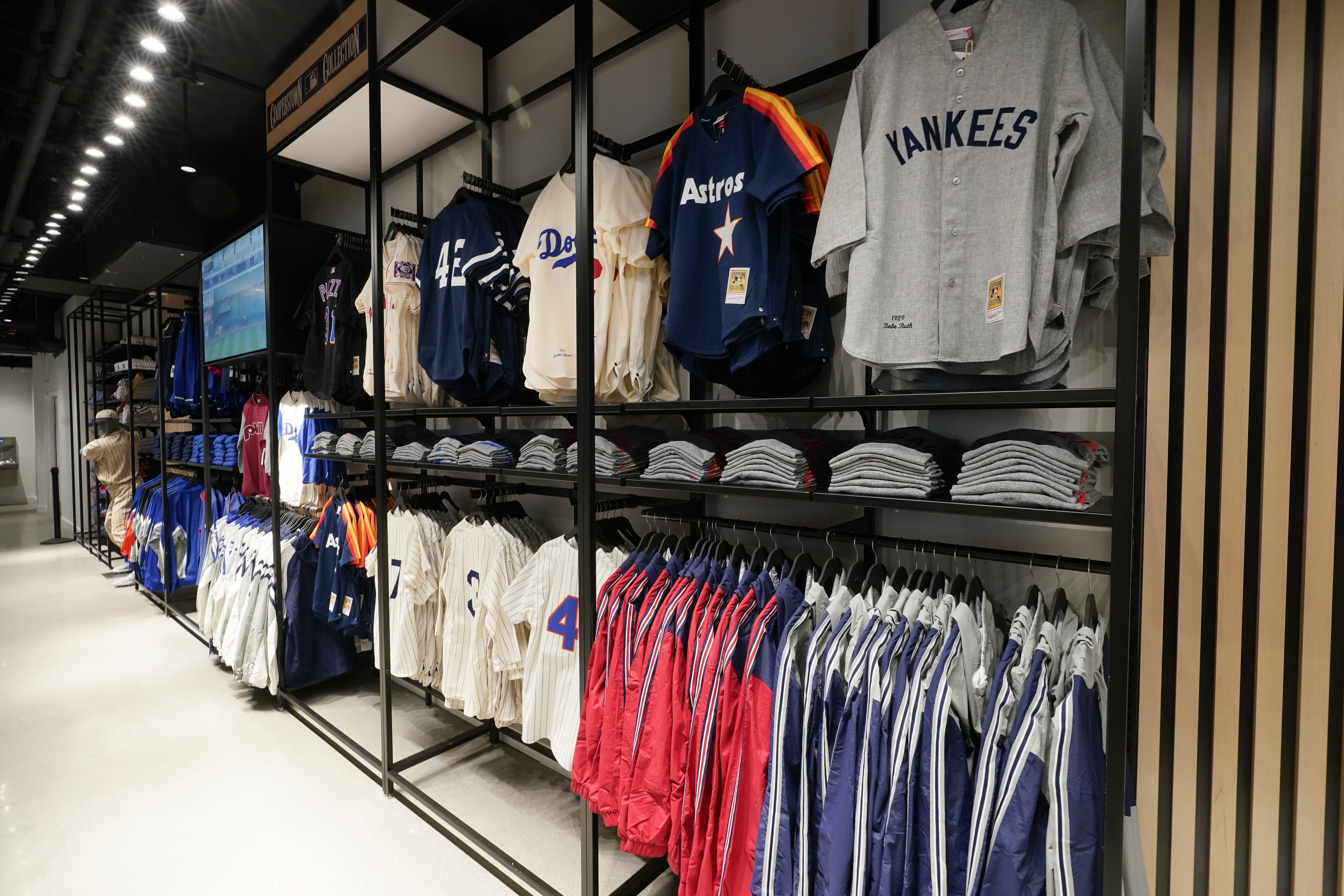 MLB's Flagship Store Will Be Tested By Timid Sports Retail Sales
