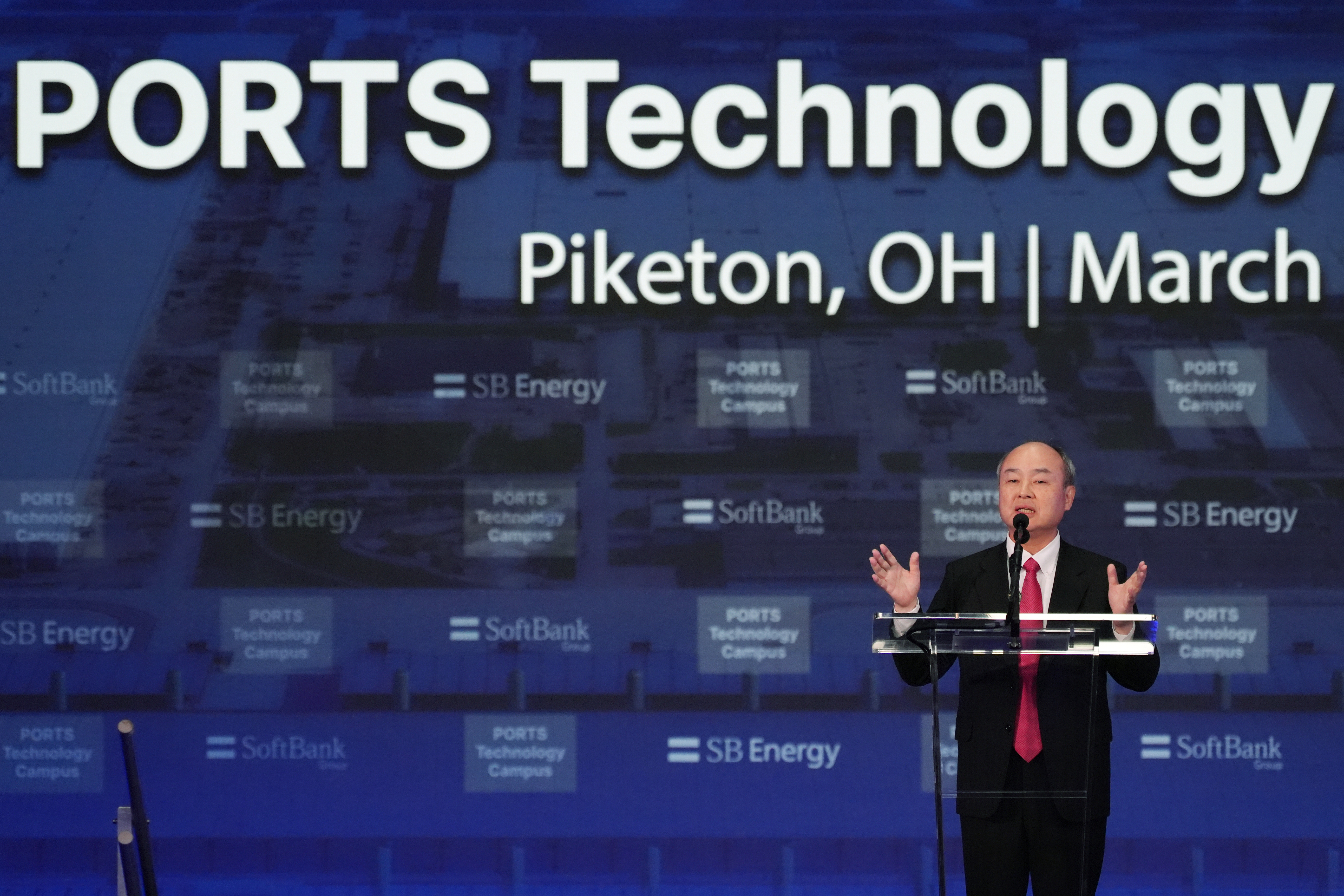 Trump officials announce 10-gigawatt data center, gas plants for