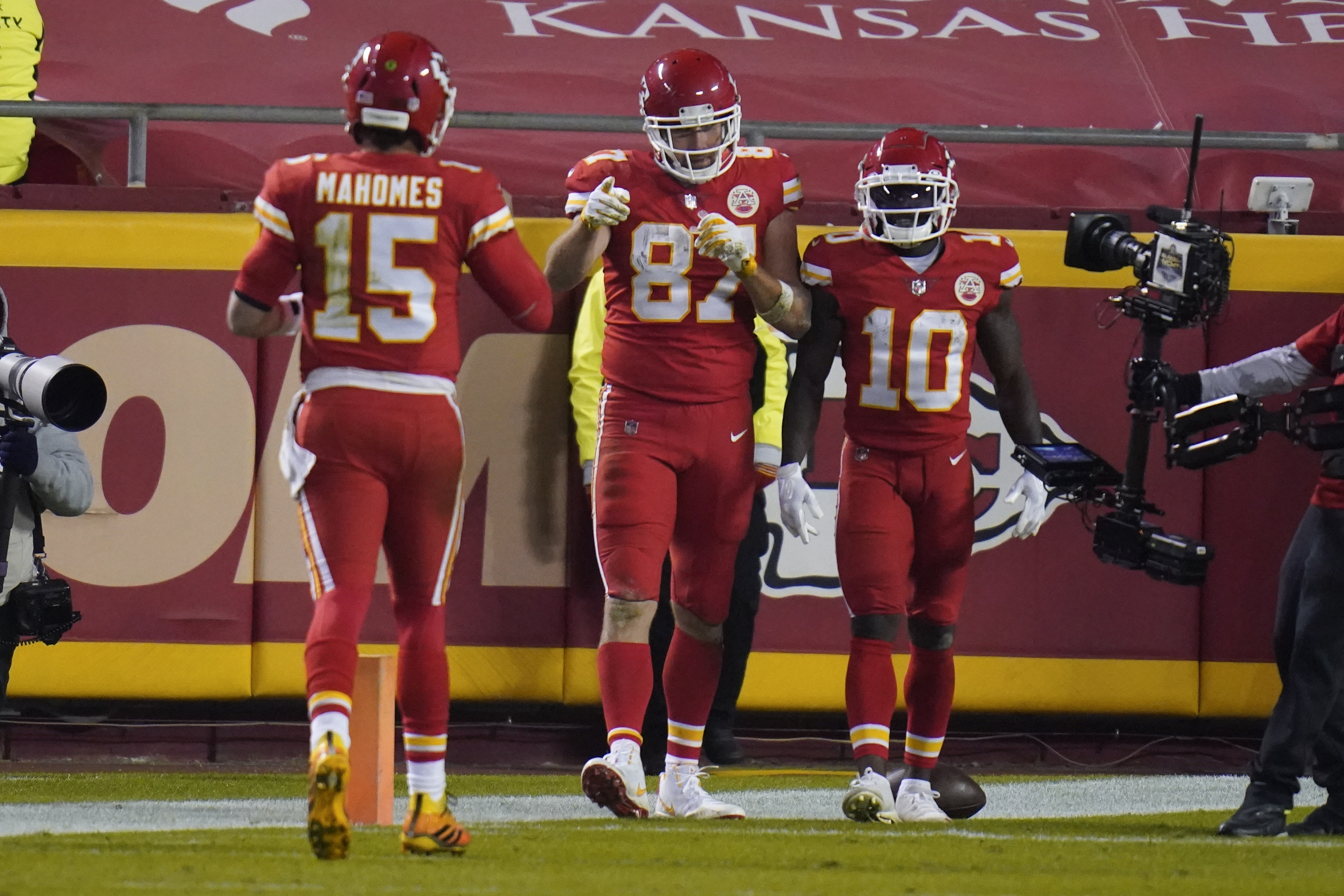 Kansas City Chiefs COVID Report: Tyreek Hill, Travis Kelce, and