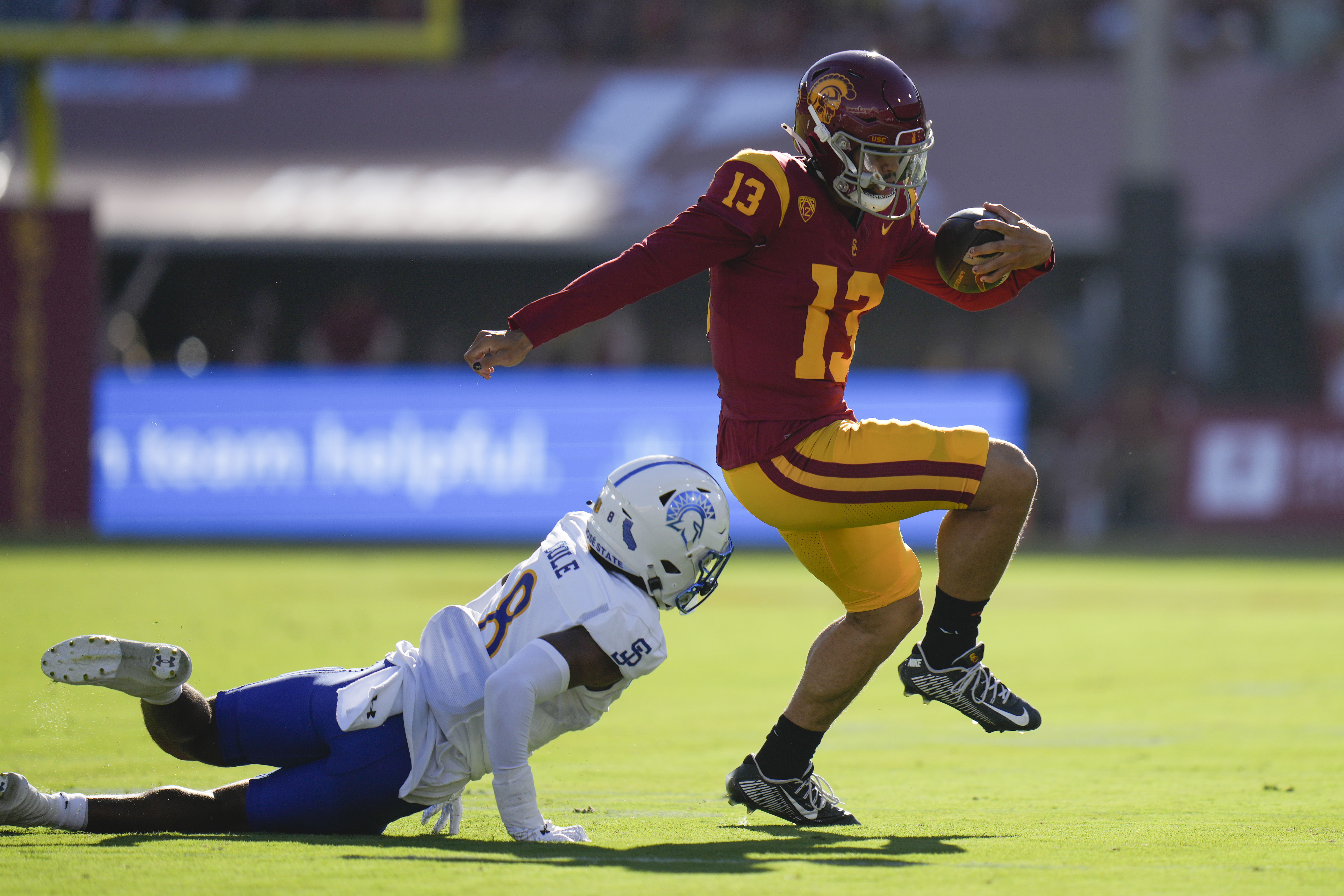 Following A One-Of-A-Kind Summer Break, Caleb Williams Gets Ready To Get  Back To Work - Heisman