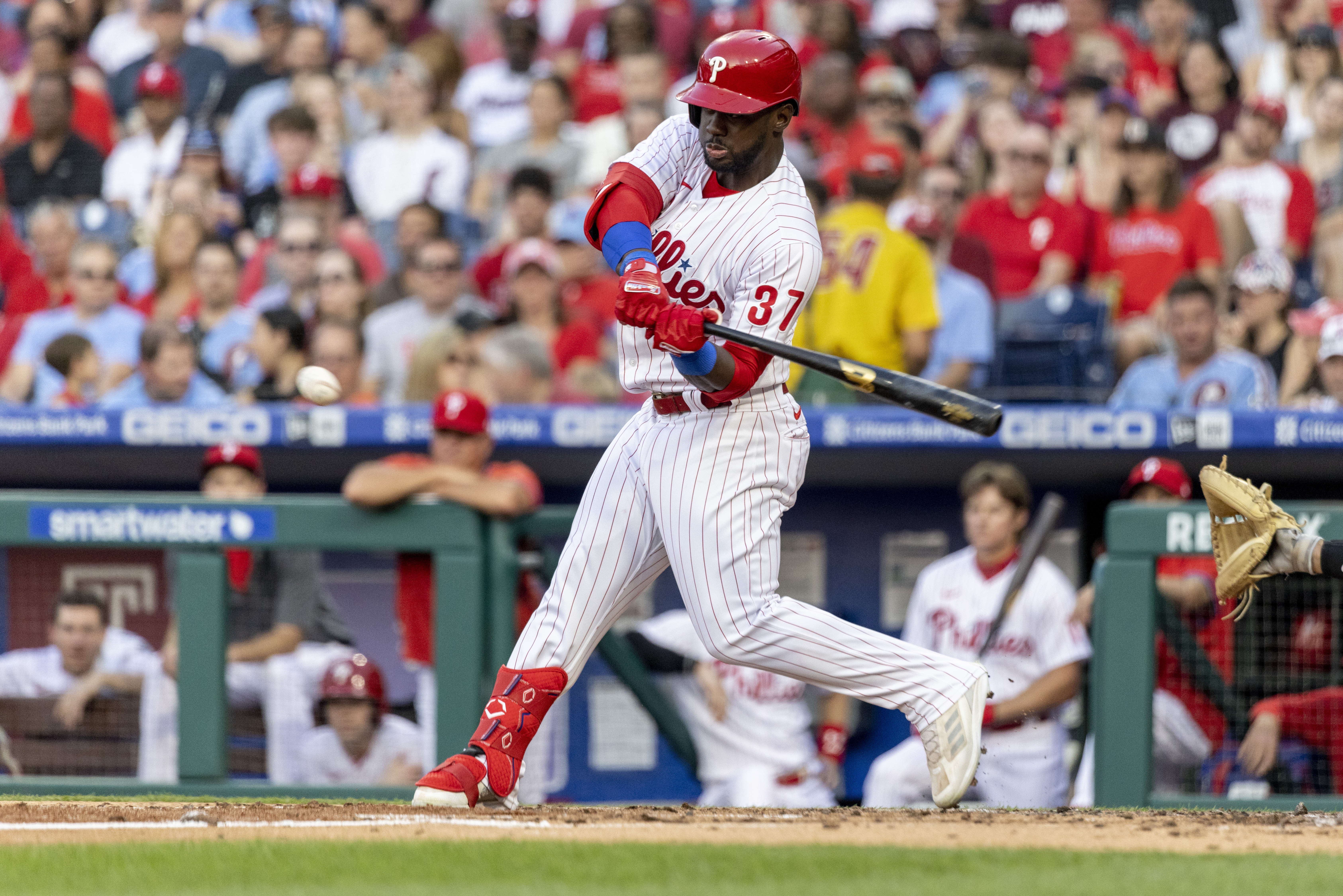 Hoskins' RBI in 9th rallies Phillies past Marlins 3-2 – KGET 17