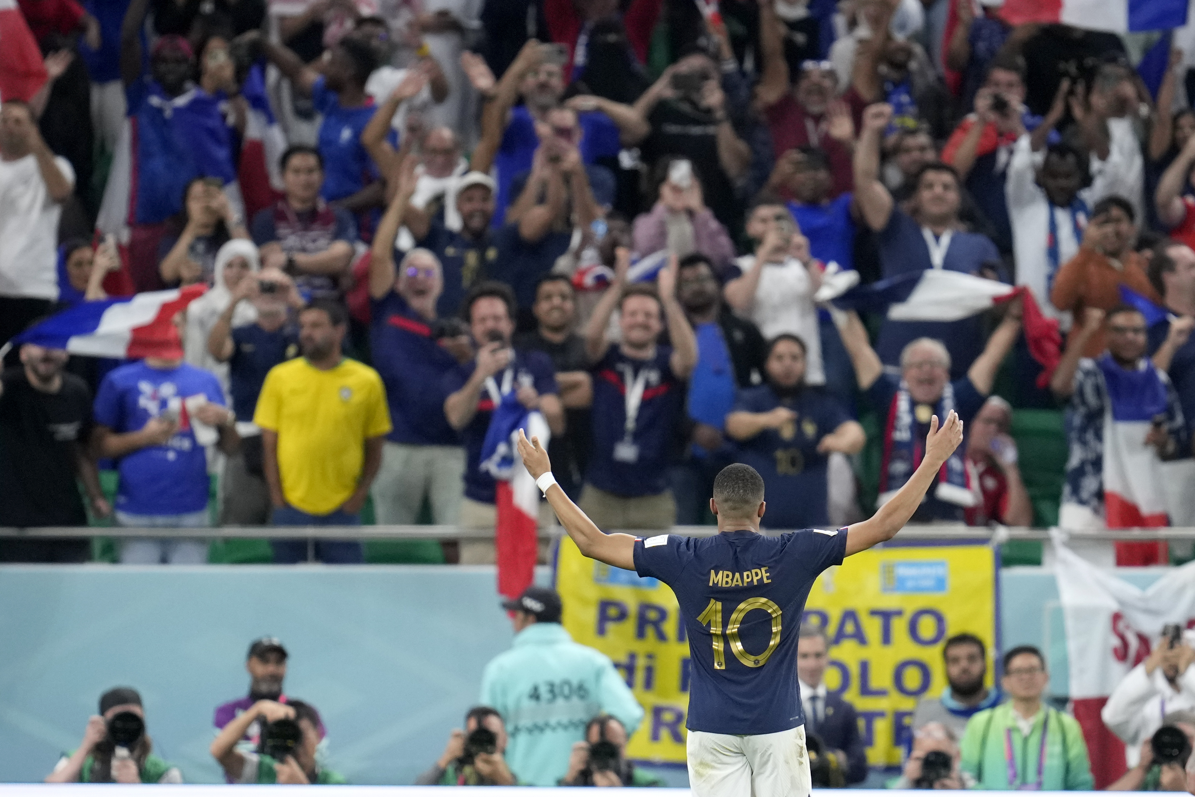 Mbappé is bringing soccer to a new dimension at World Cup