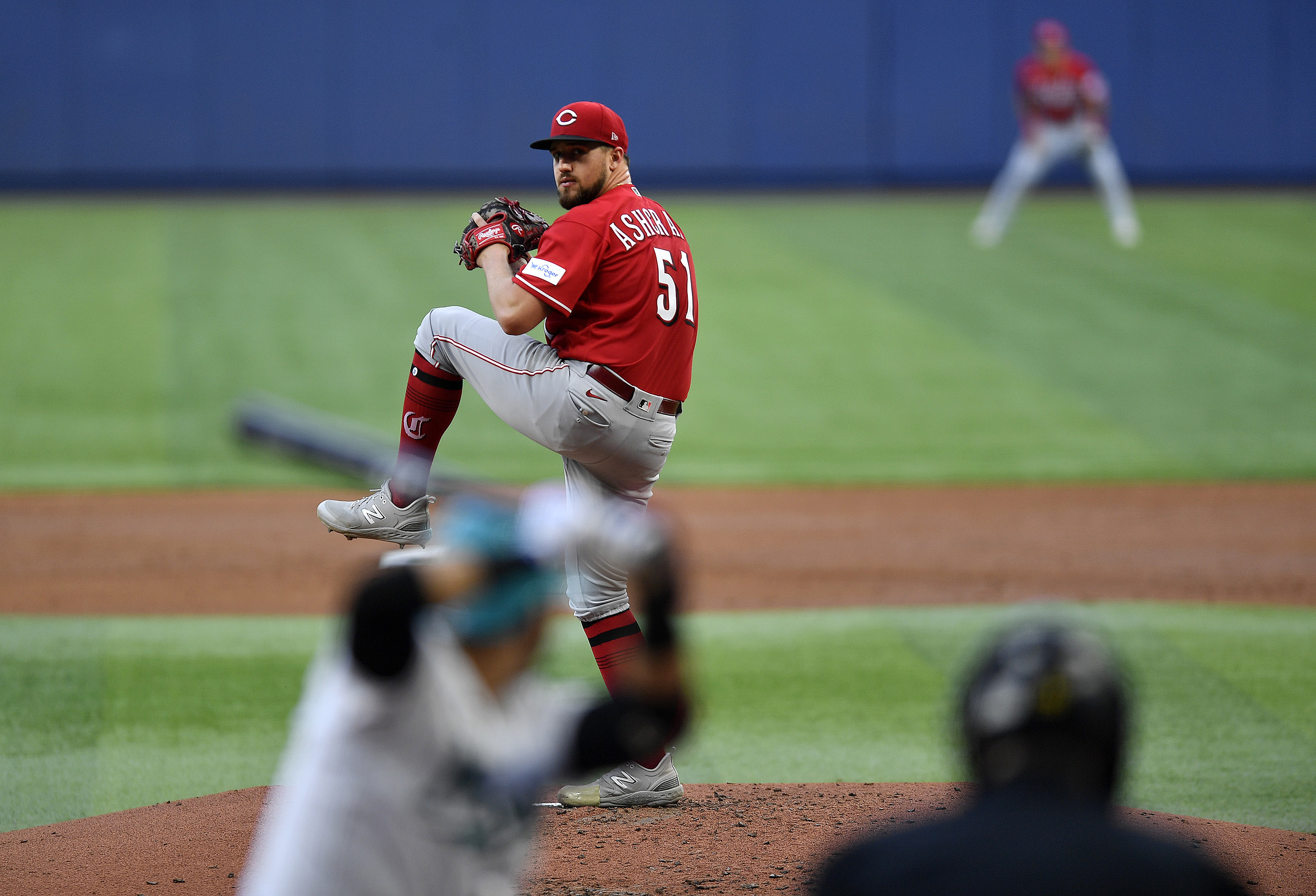 Marlins make it official, put RHP Eury Perez on active roster