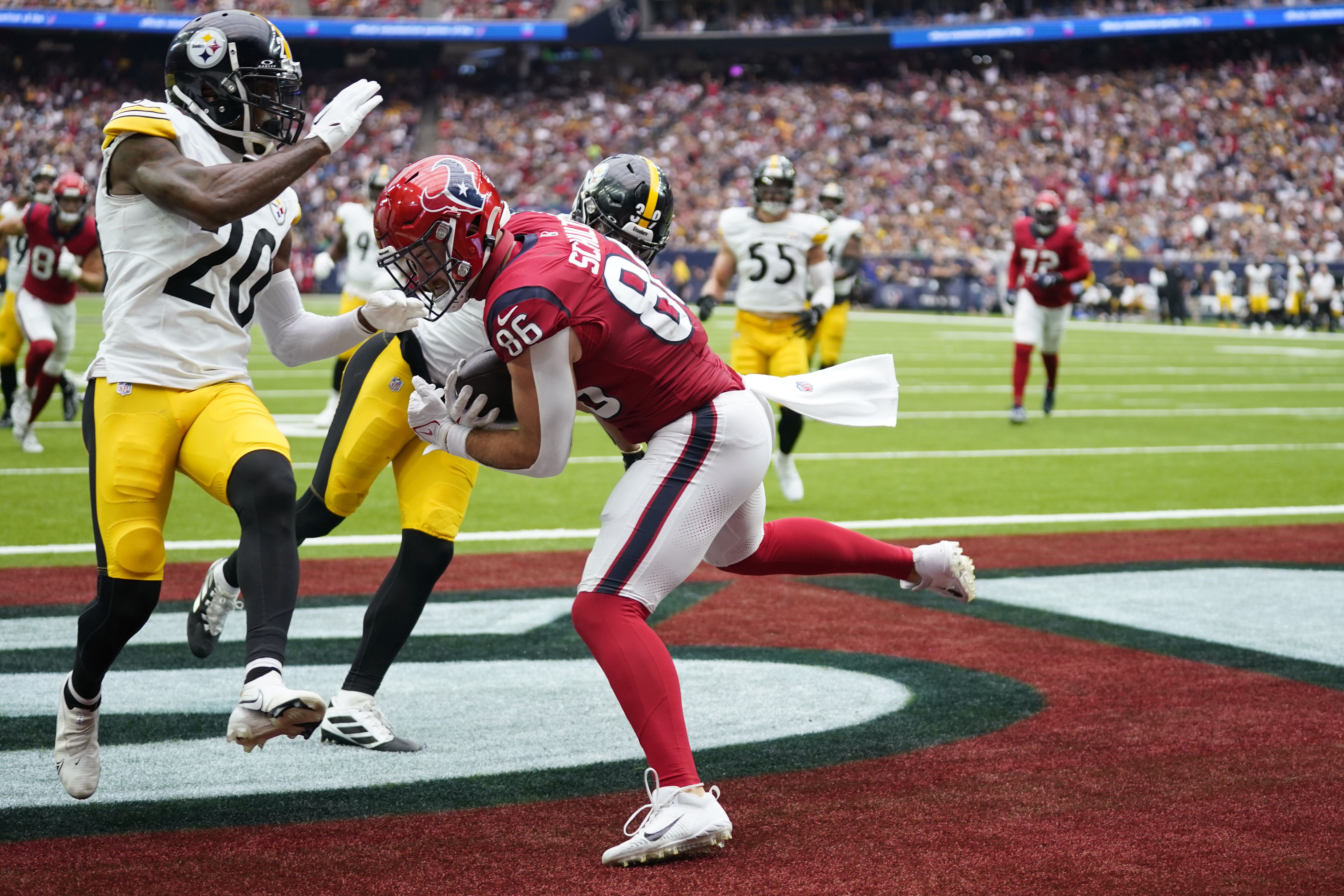 Texans host Steelers