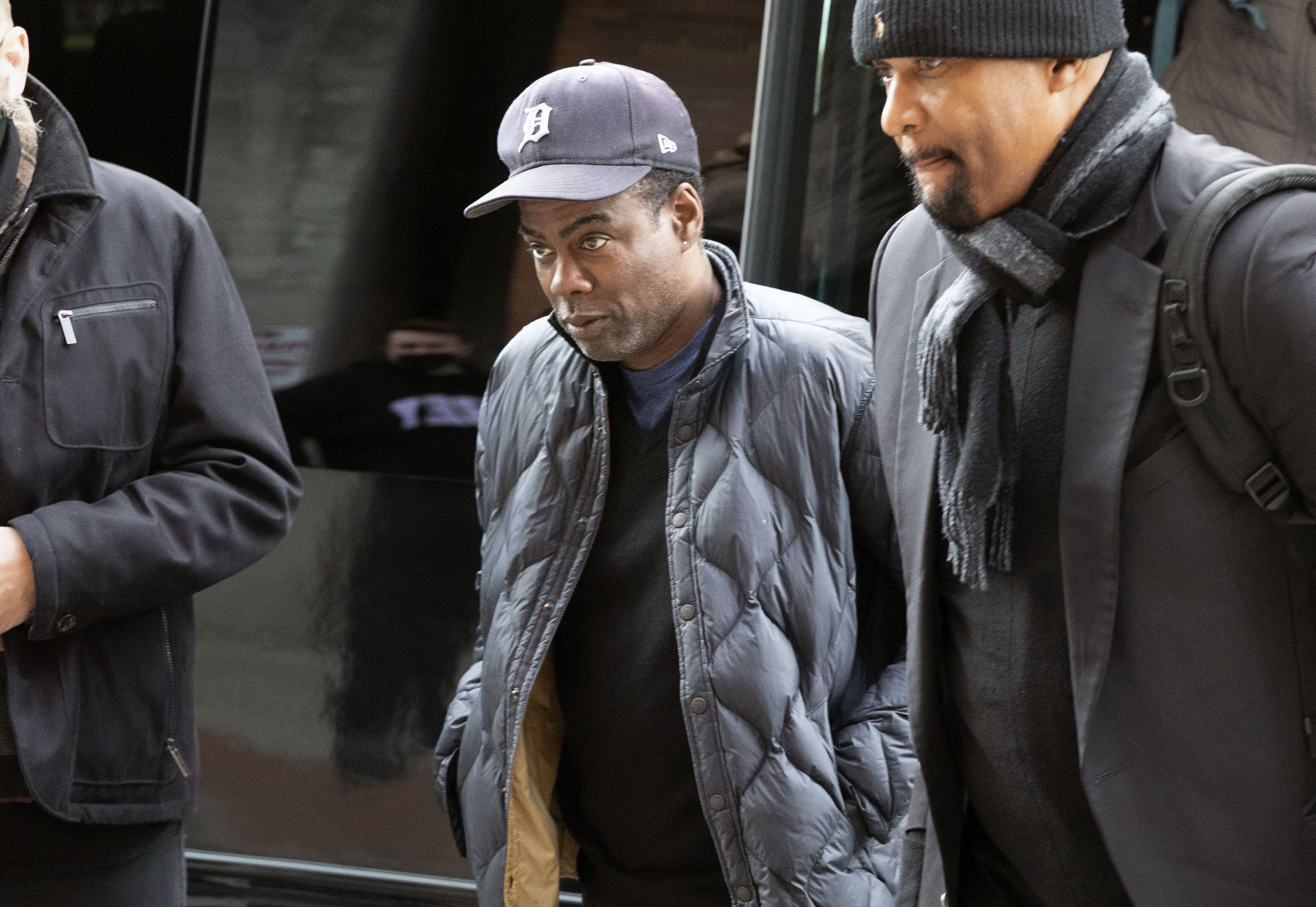 Chris Rock, wearing Detroit Tigers hat, appears on stage for first time  since Oscars slap