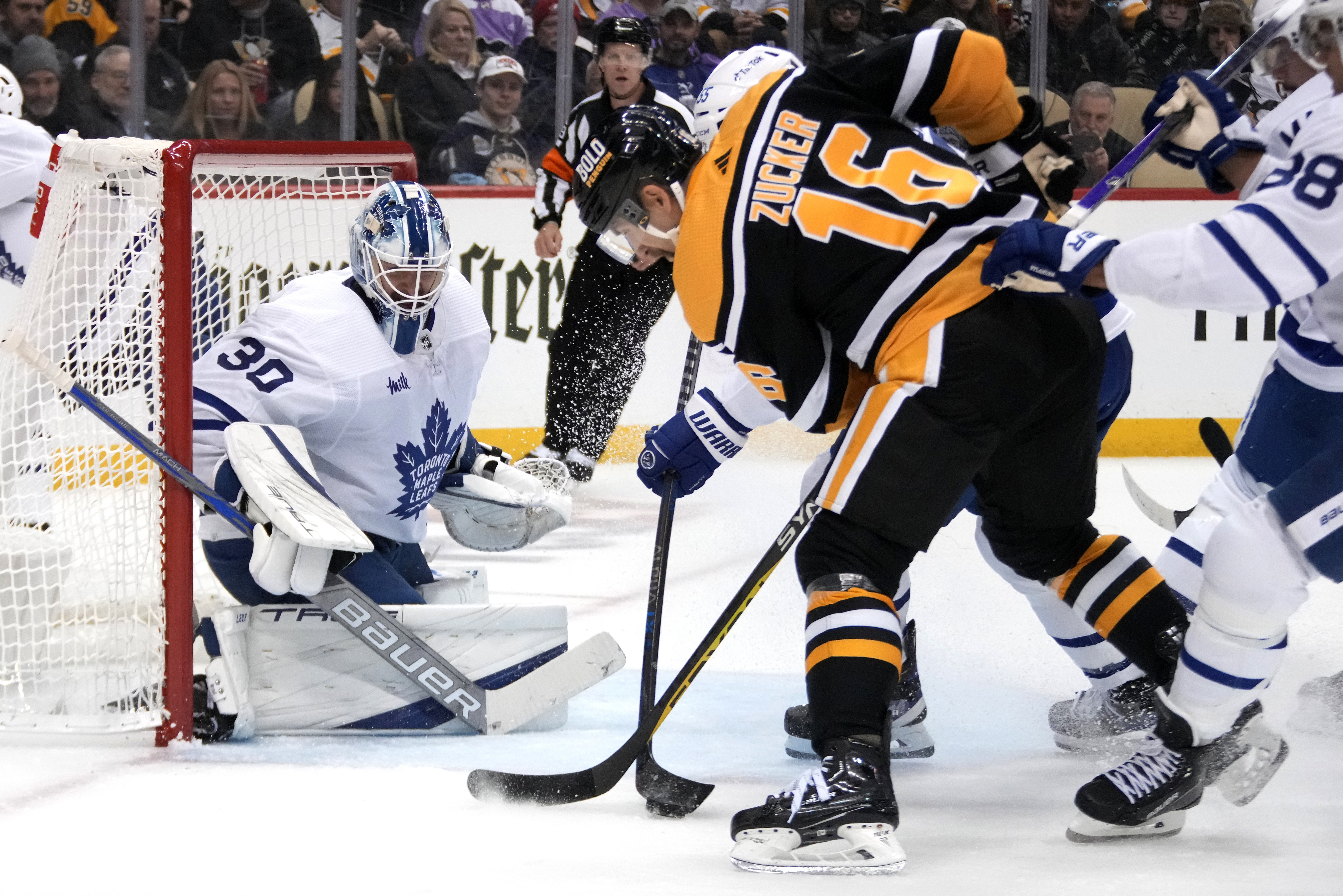 Murray shines in return to Pittsburgh as Leafs top Pens 5-2