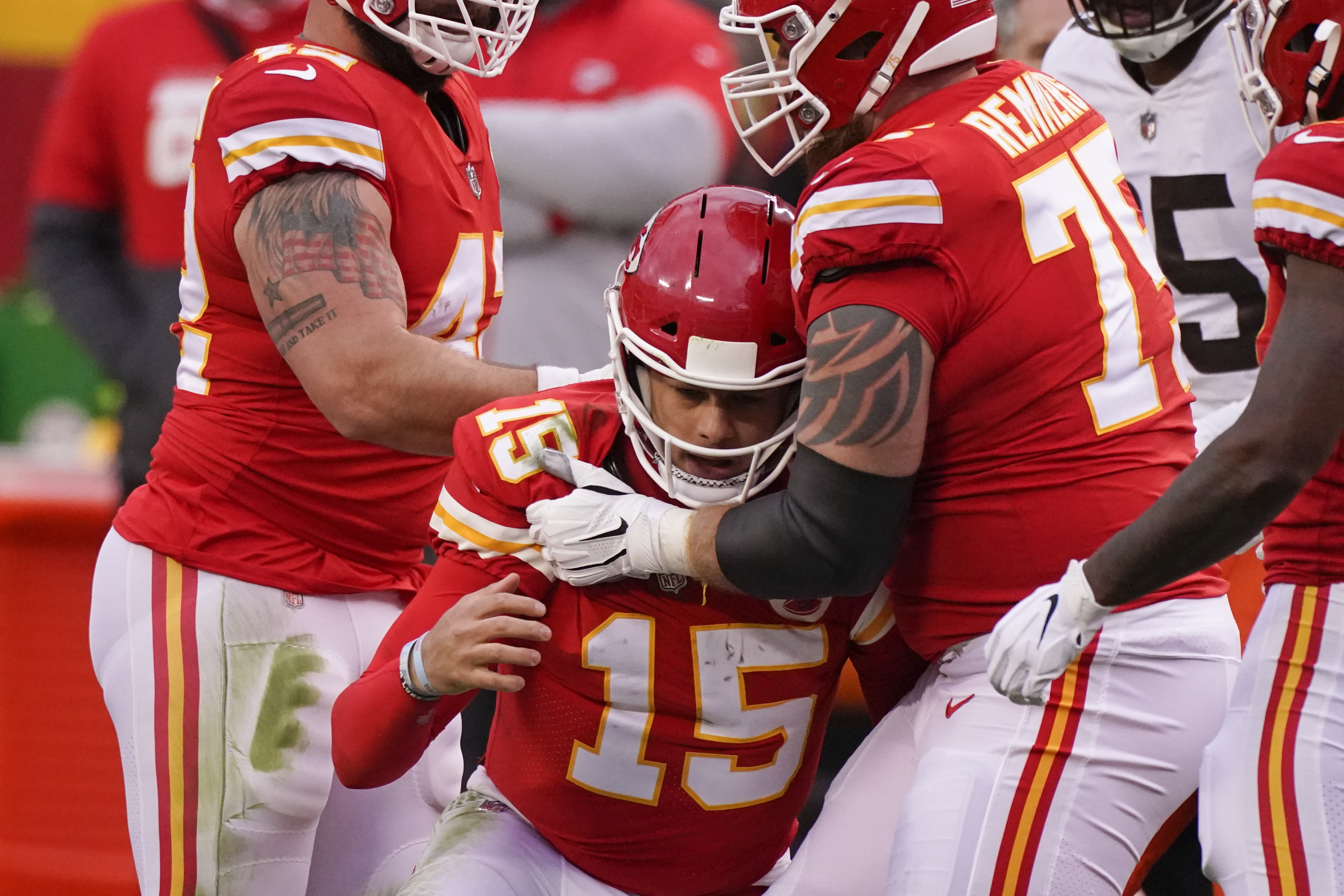 Chad Henne carries Chiefs to AFC title game after Patrick Mahomes