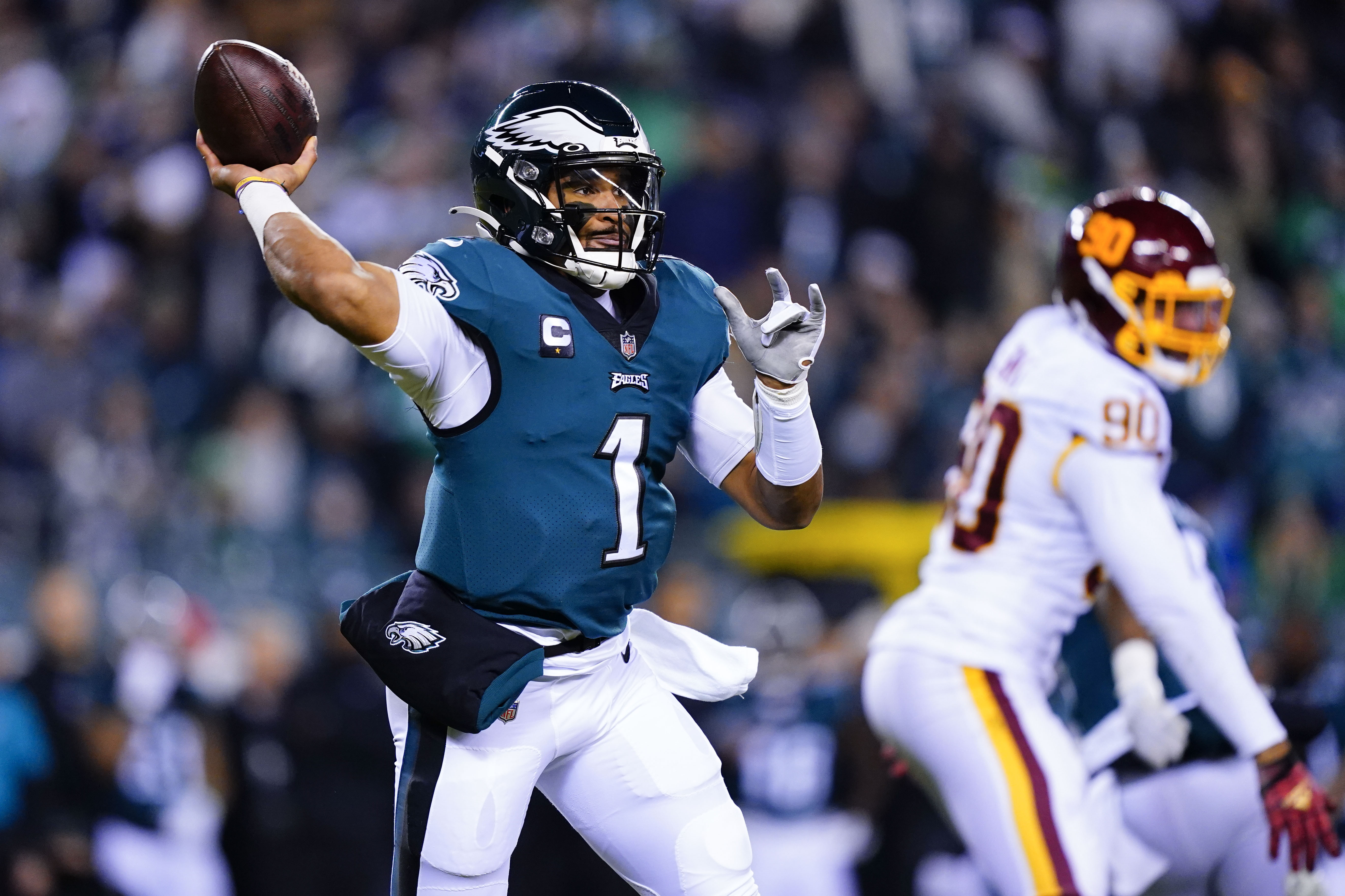 Jalen Hurts has 3 TDs, Eagles come back to beat Washington