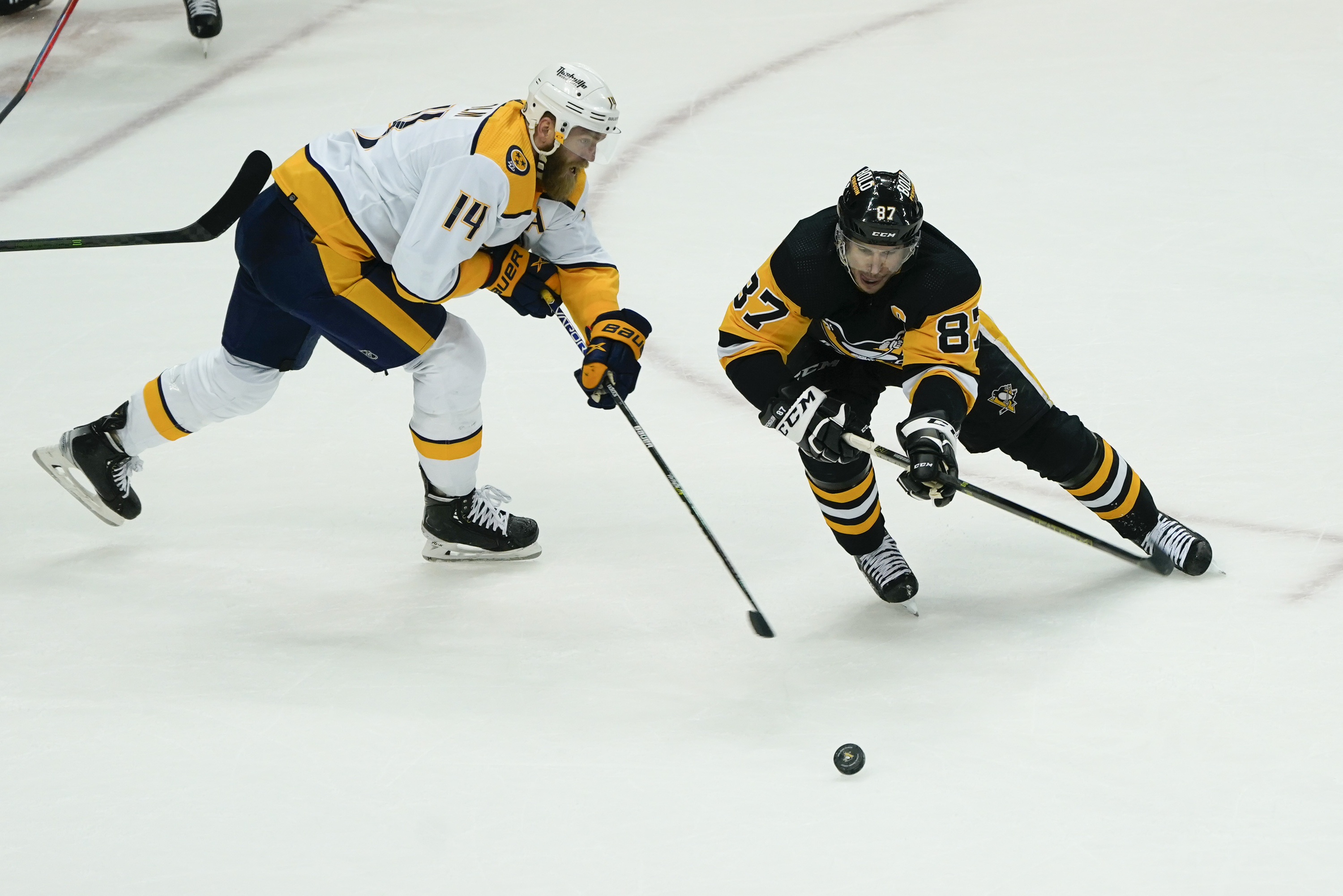 Mark Borowiecki Takes Cross-Check To The Face From Evgeni Malkin 