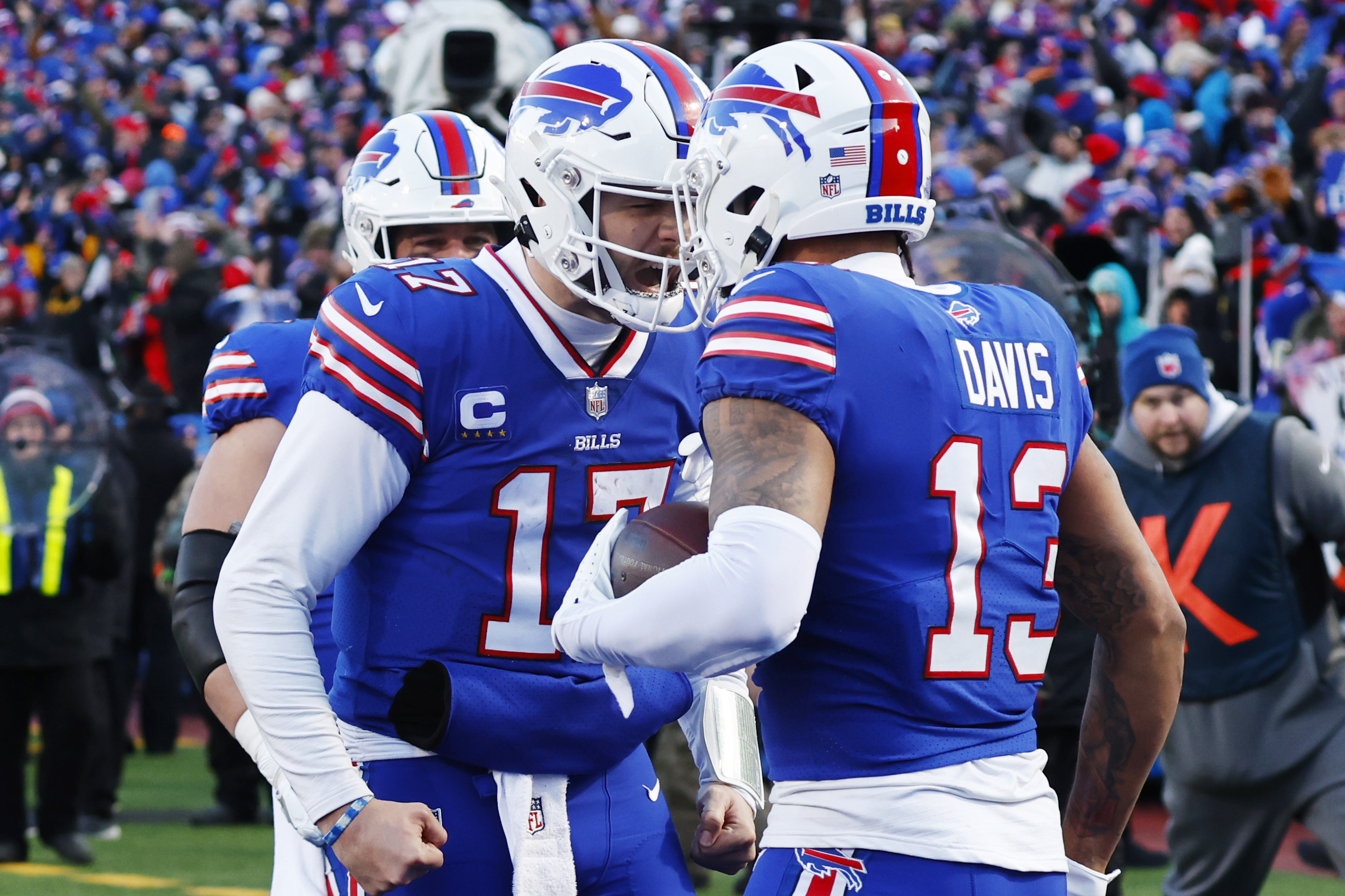 Bills clinch 4th straight playoff berth; beat Dolphins 32-29