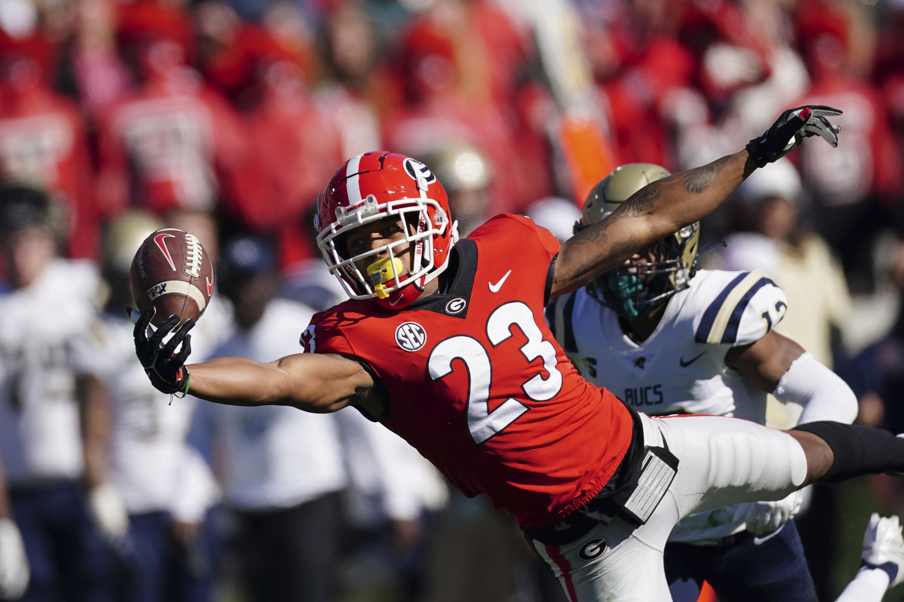 Charlotte, NC, USA. 4th Sep, 2021. Georgia Bulldogs defensive lineman Jordan  Davis (99) walks off after beating Clemson Tigers in the 2021 Duke's Mayo  Classic at Bank of America Stadium in Charlotte