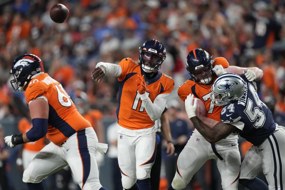 Journeyman Johnson leads Broncos' backups past Cowboys 17-7 - The