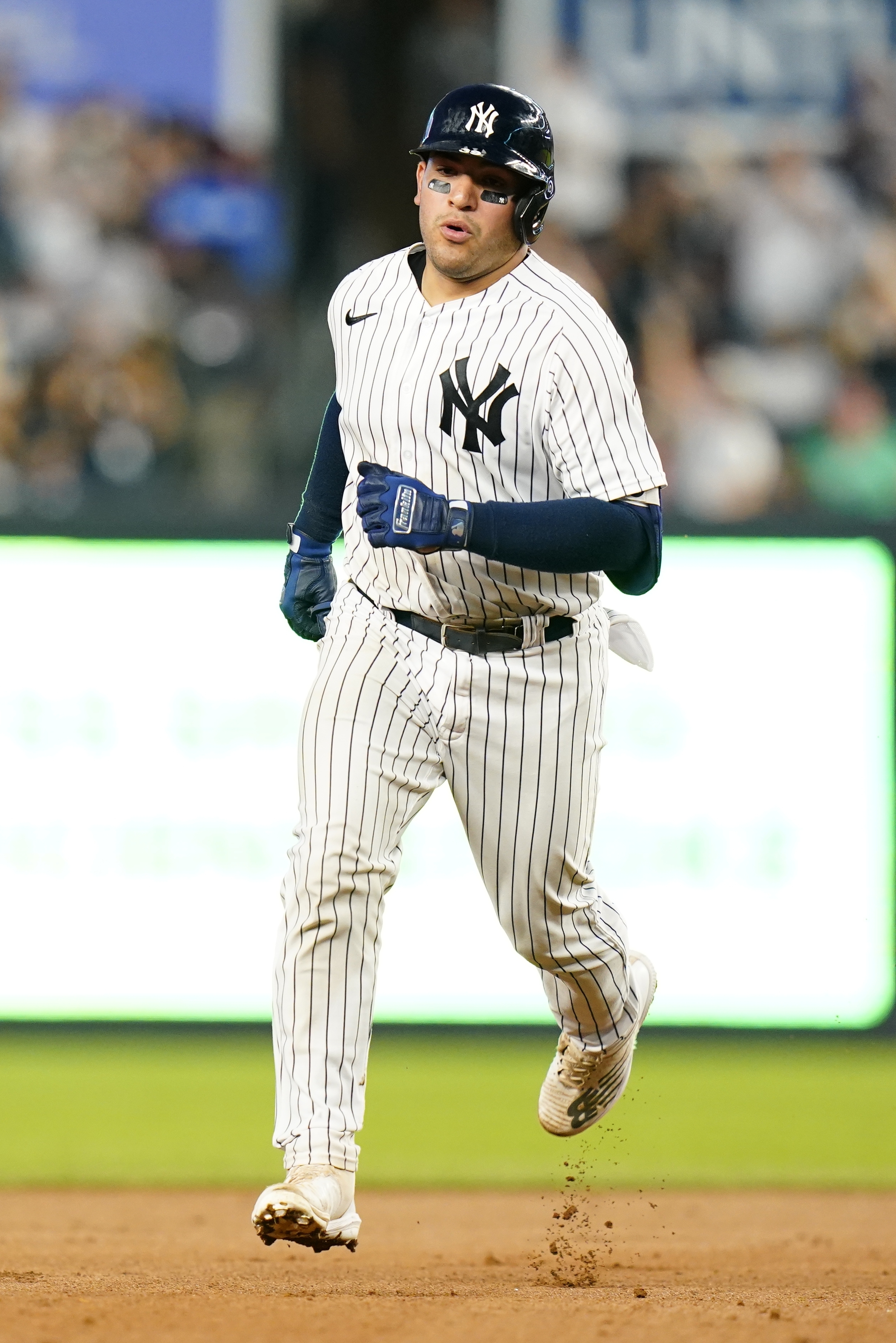 Aaron Judge blasts 43rd home run, Yankees first team to 70 wins in victory  over Mariners