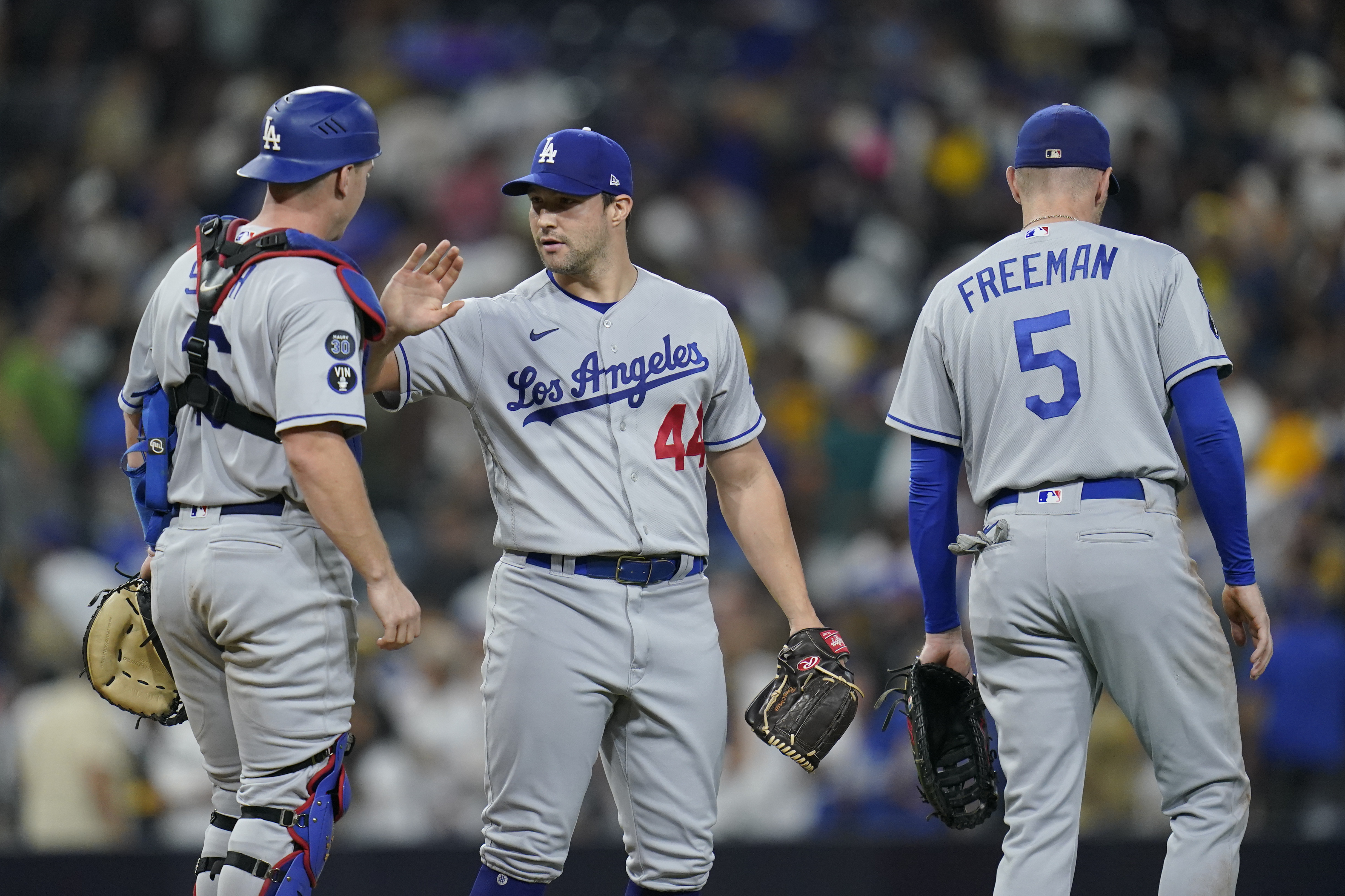 Freddie Freeman, Dodgers pile on against Padres