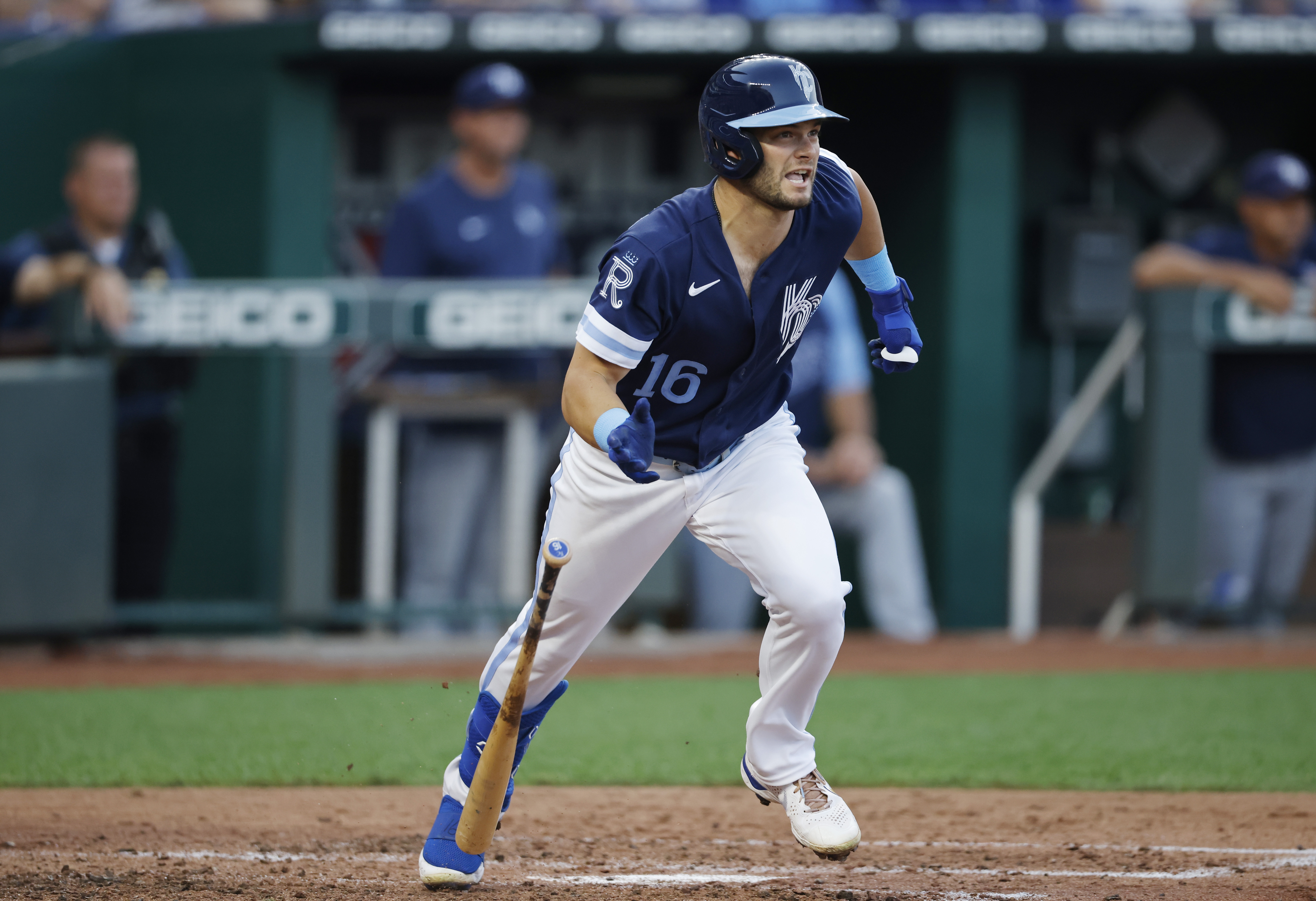 Blue Jays acquire Whit Merrifield from Royals at MLB trade deadline