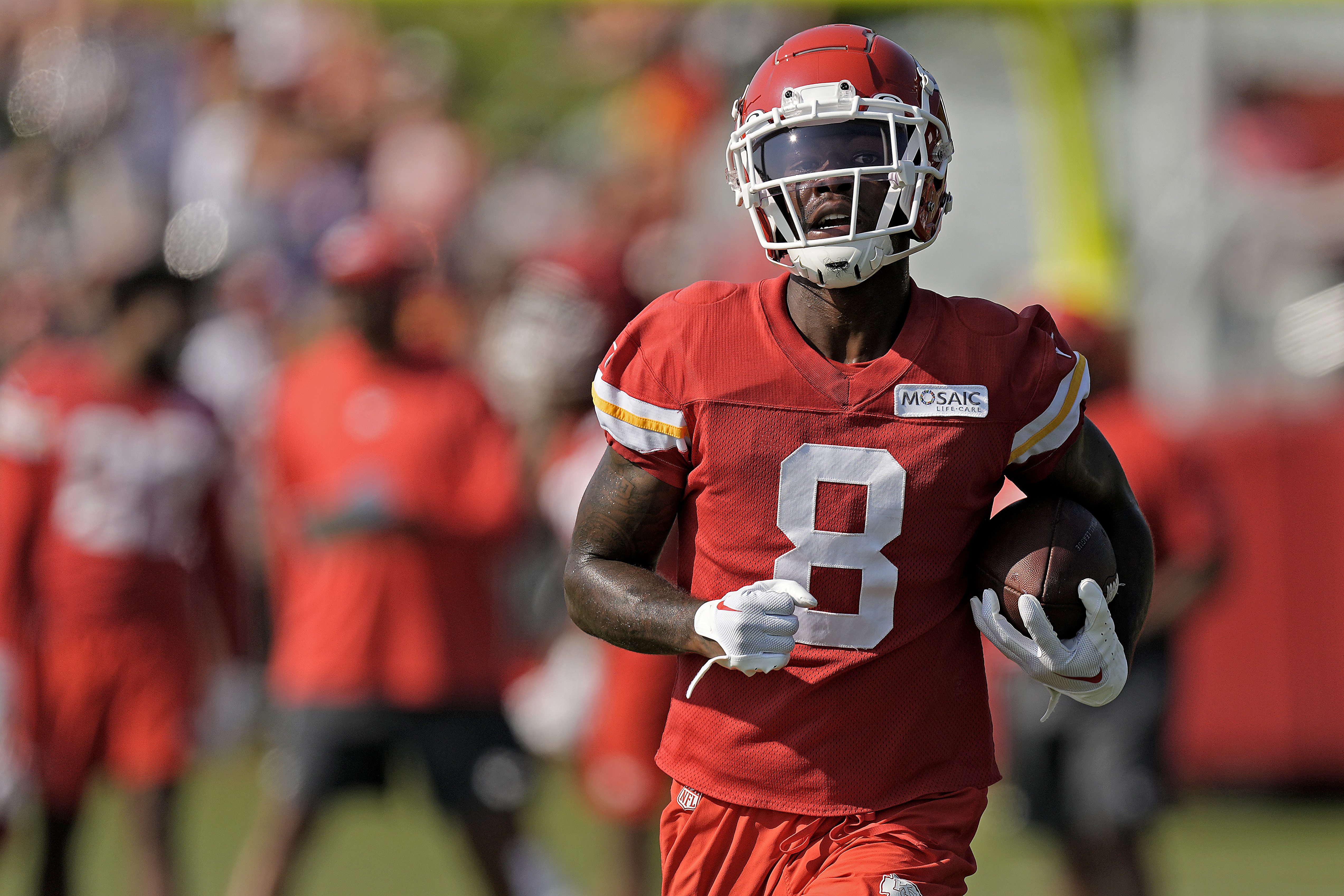 BREAKING: Kansas City Chiefs Re-Sign Jerick McKinnon In NFL Free Agency,  Clyde Edwards-Helaire News 