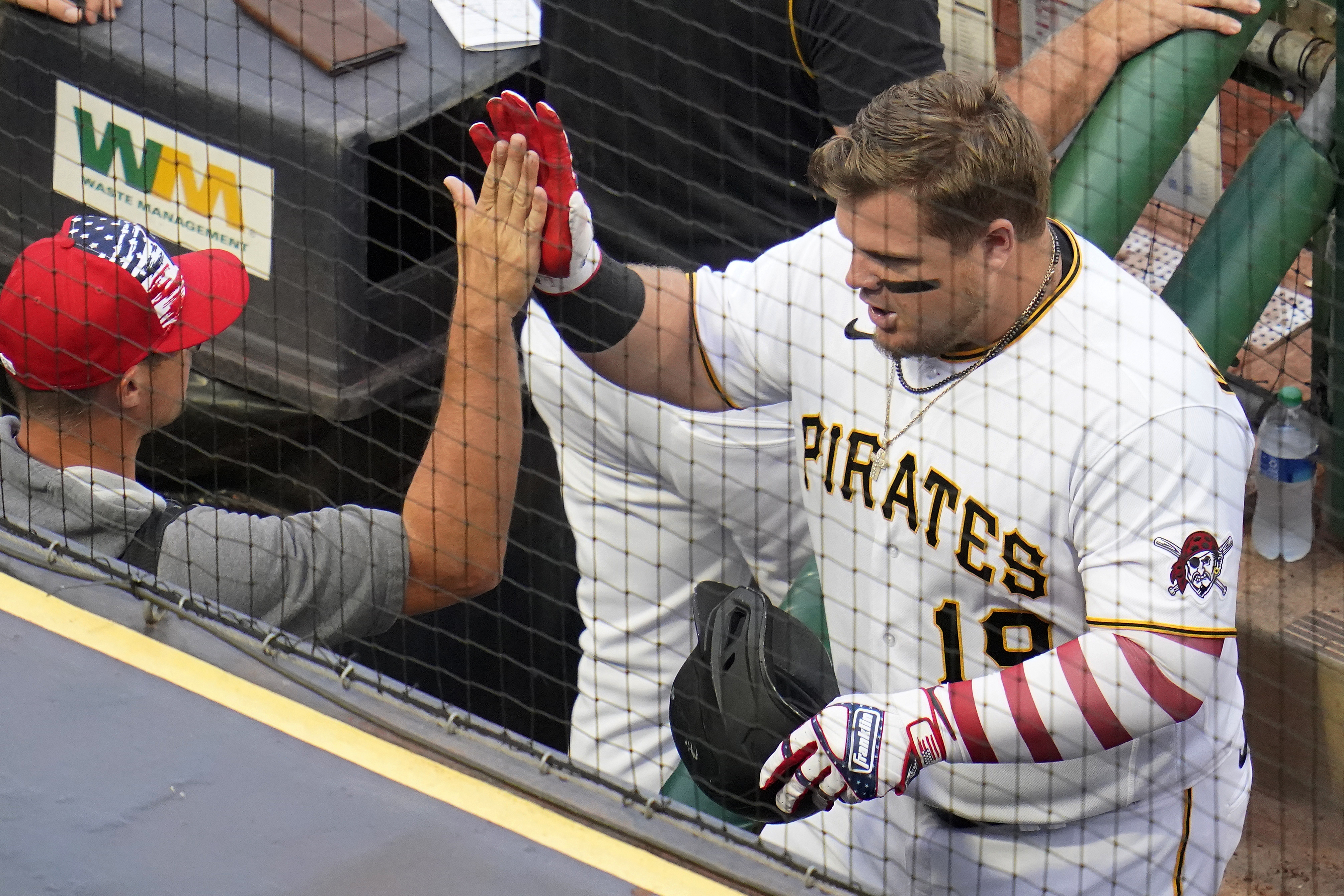 Pirates turn two to end game, 10/05/2022