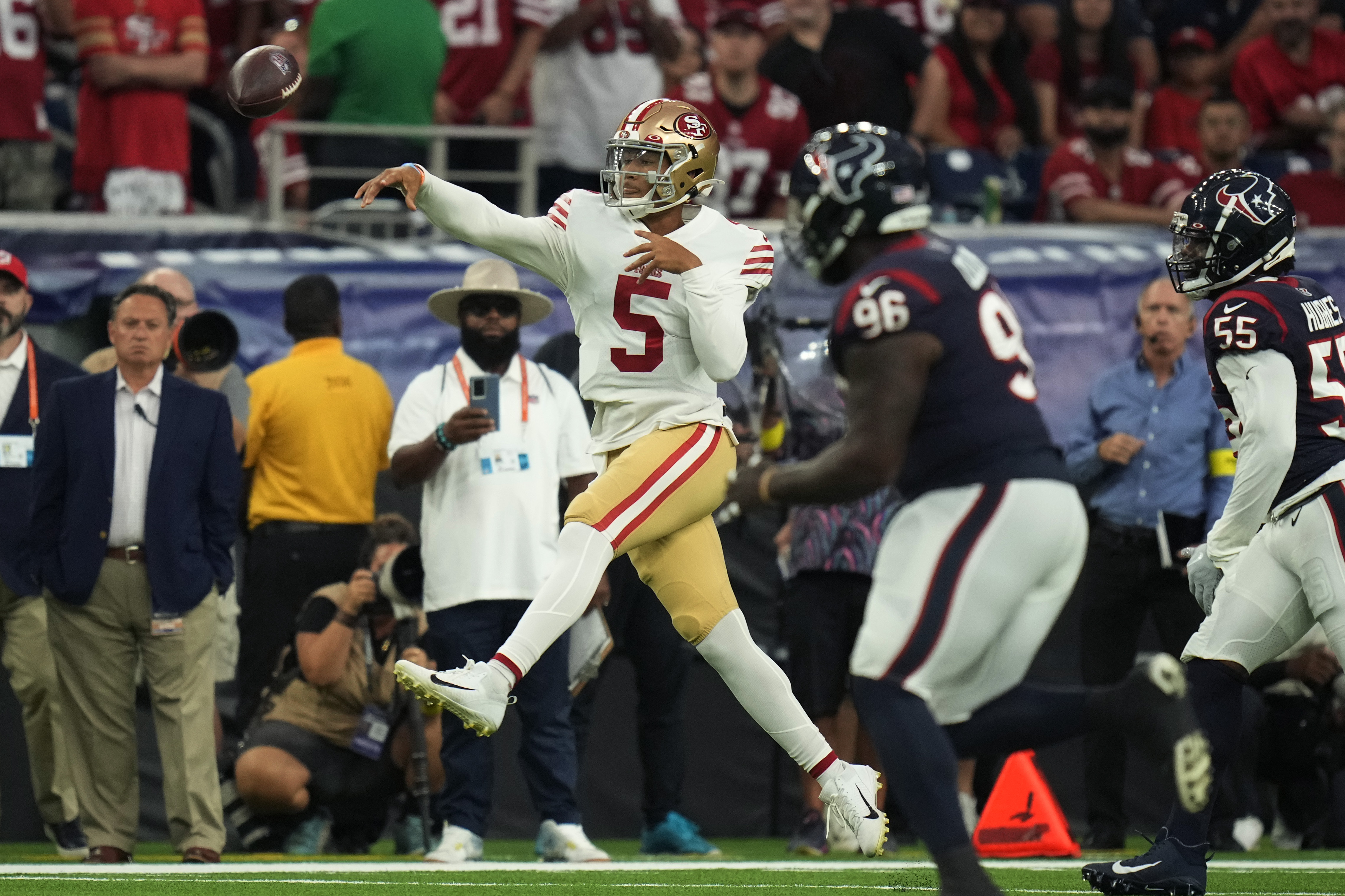 49ers-Texans Injury Updates: LBs Oren Burks, Curtis Robinson exit