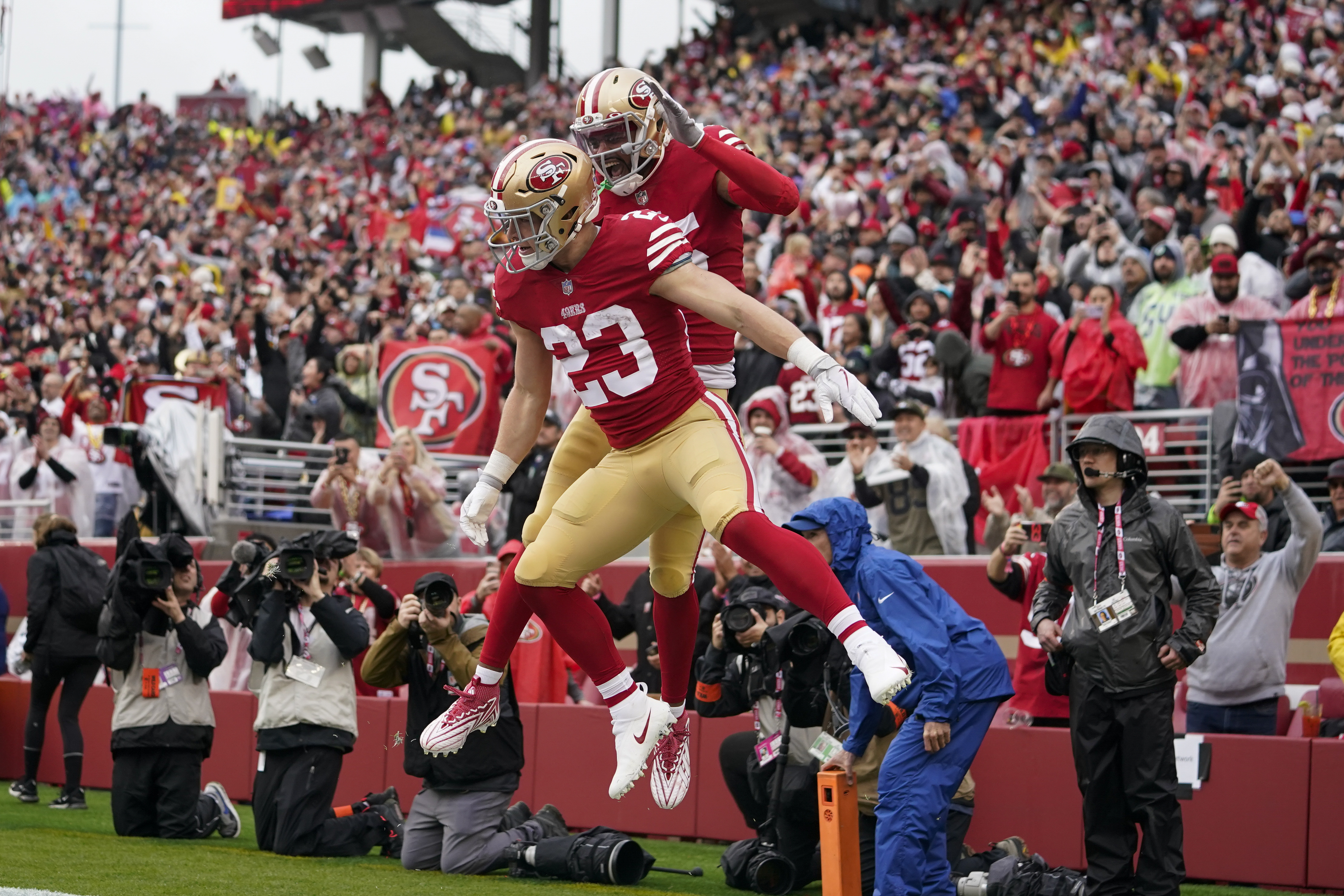 49ers-Seahawks live updates: Brock Purdy's 4 TDs lead S.F. to wild