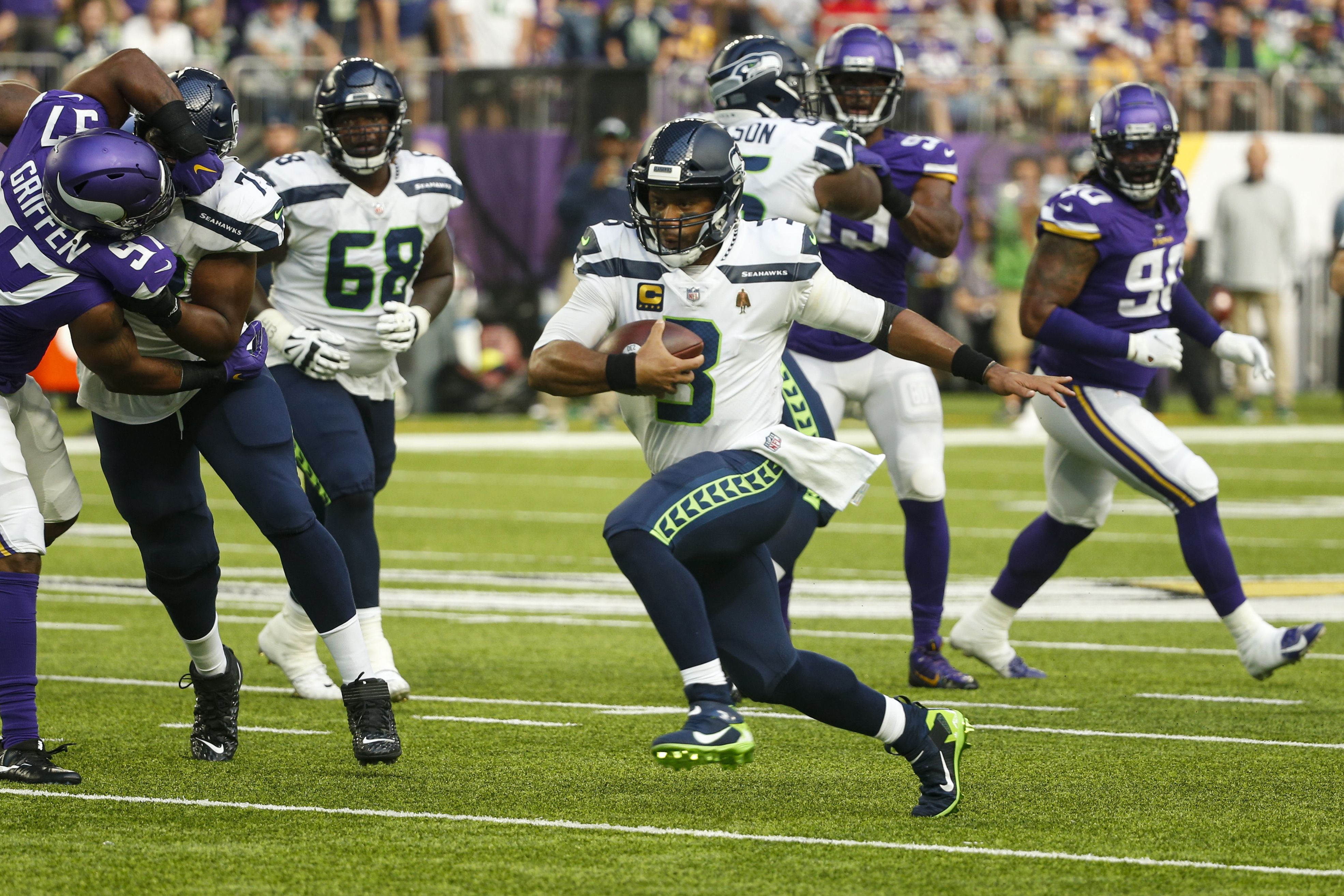 Seahawks Defeat Vikings 10-9 on Cold Ending