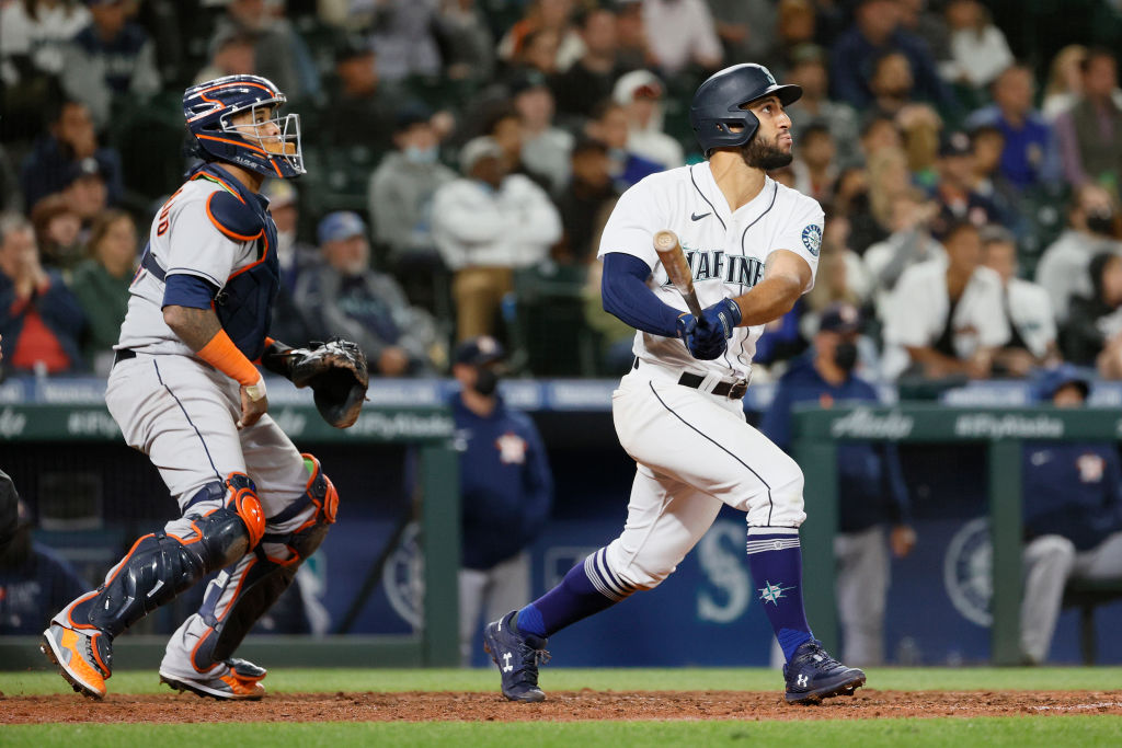 Toro slams old team, connects in 8th as M's beat Astros 4-0