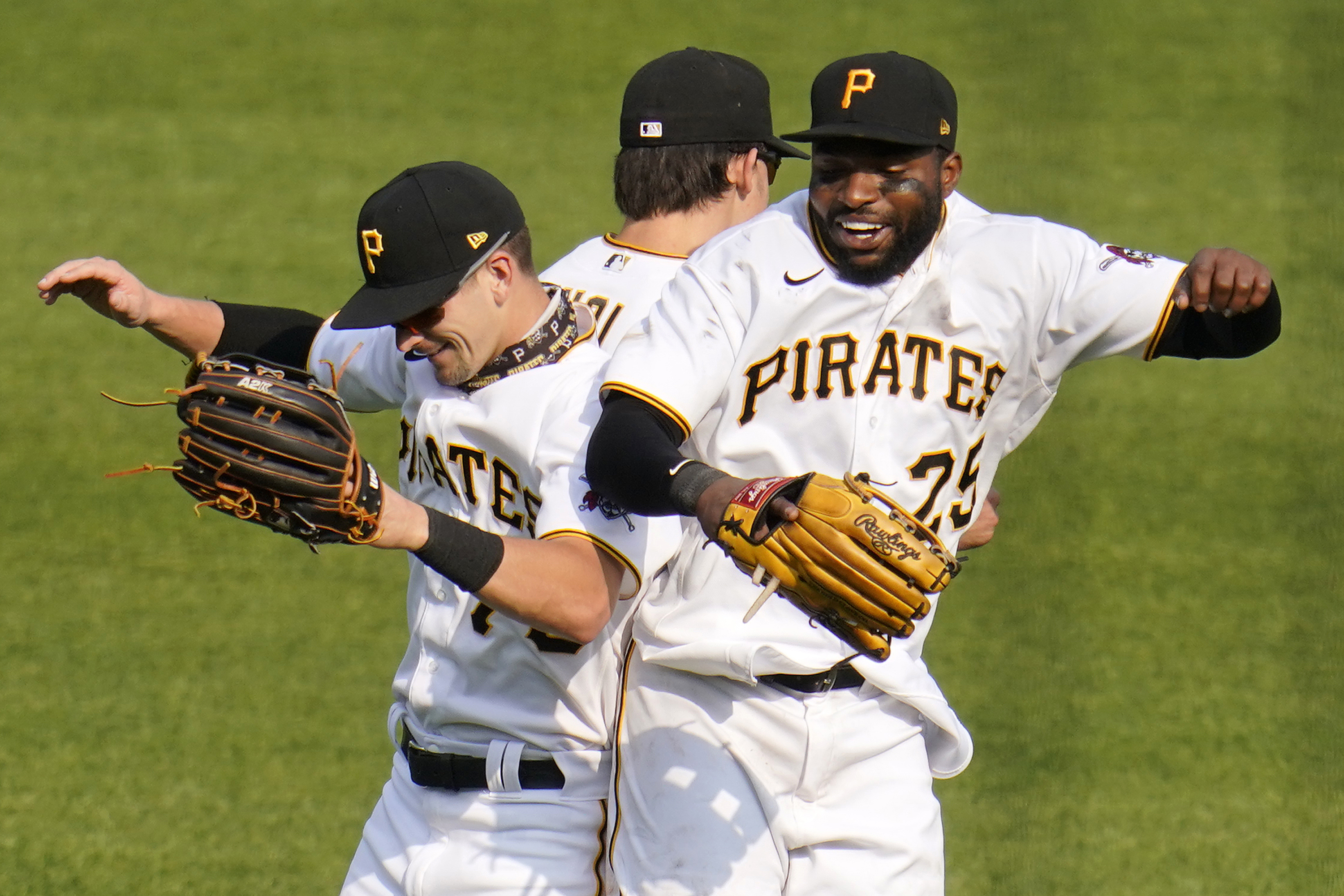 Josh Bell is Pirates' Roberto Clemente nominee