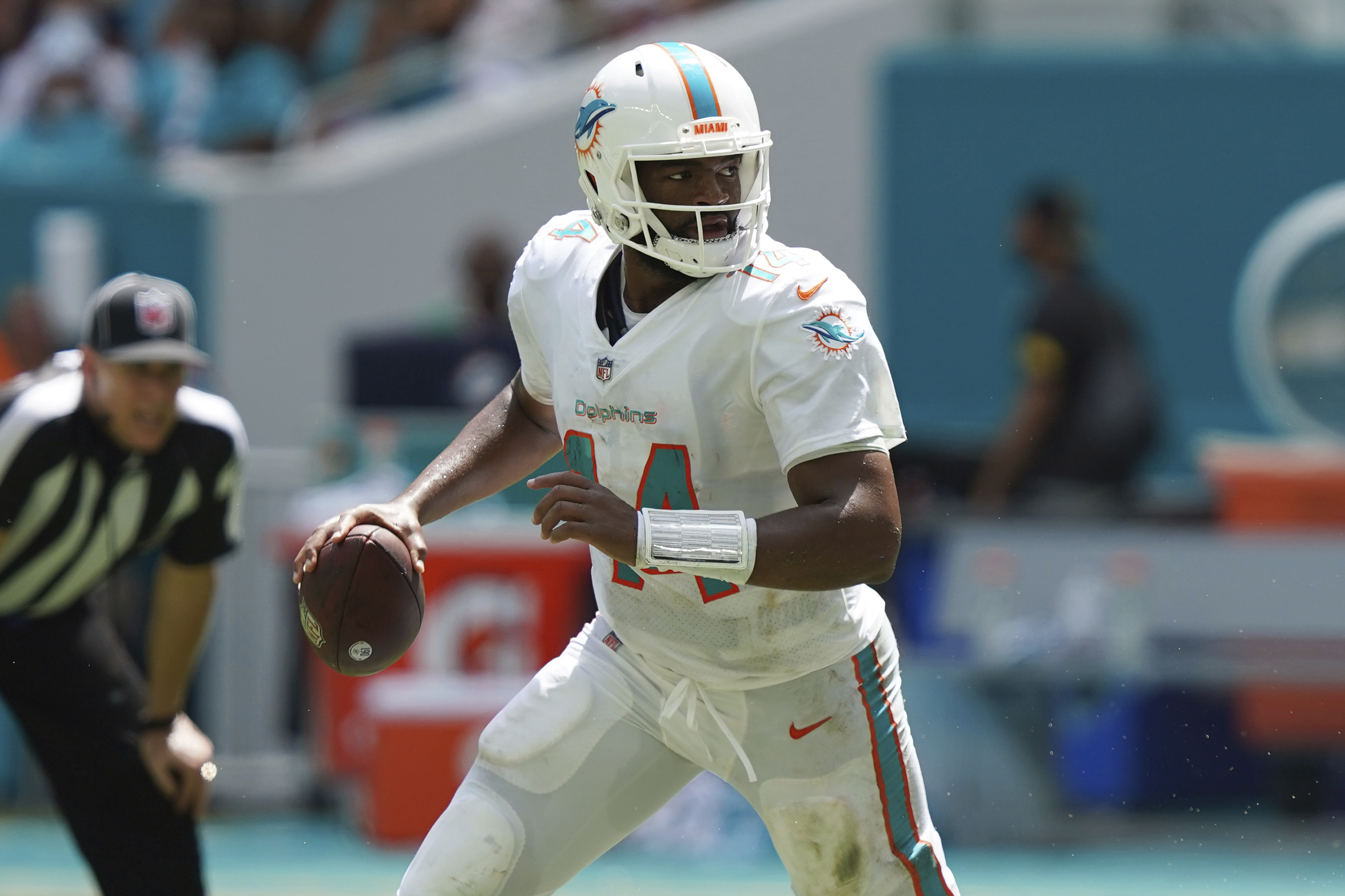 Miami Dolphins quarterback Jacoby Brissett makes Las Vegas Raiders