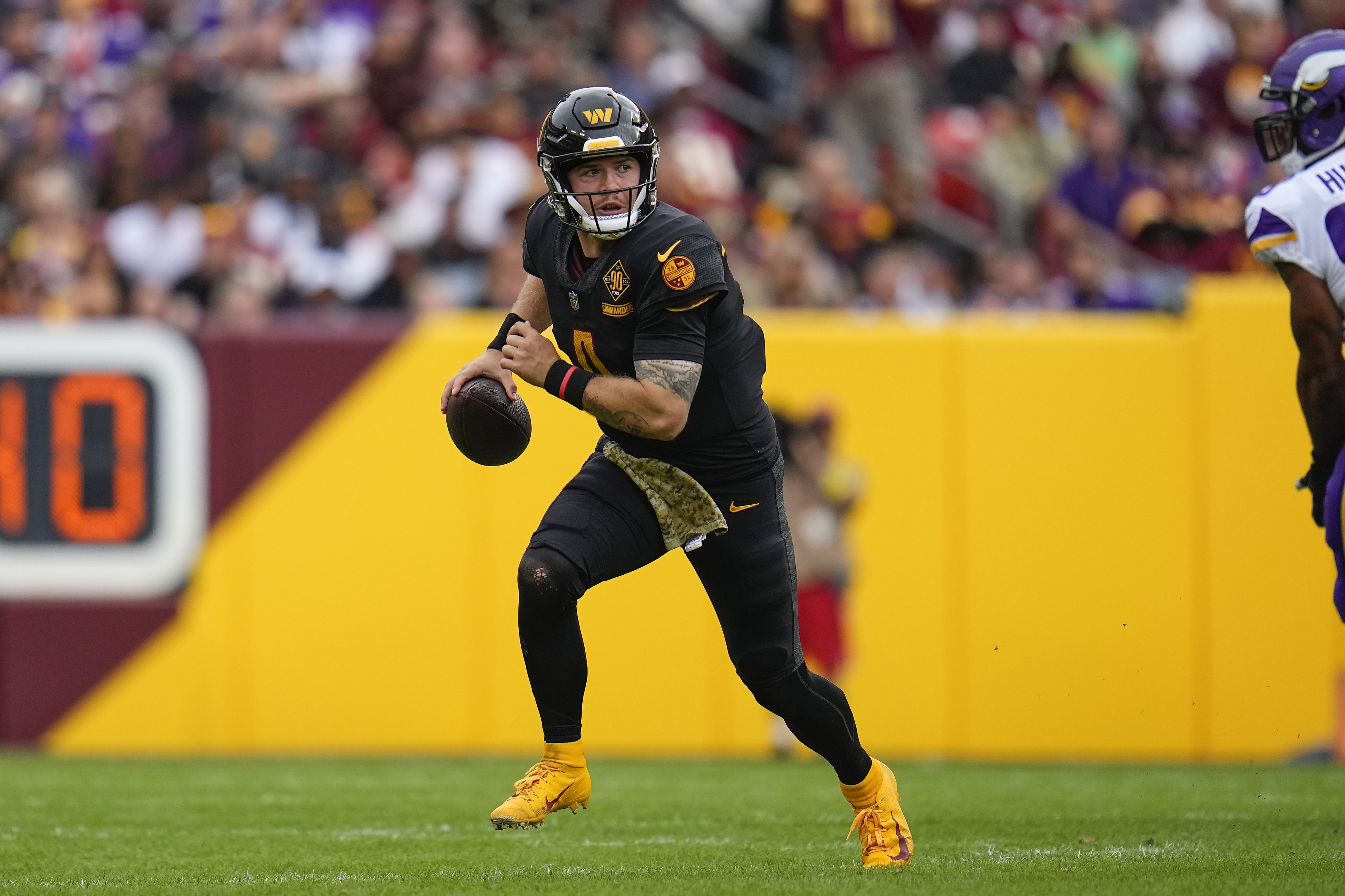 Iced-out Kirk Cousins celebrates Vikings 20-17 win over Commanders