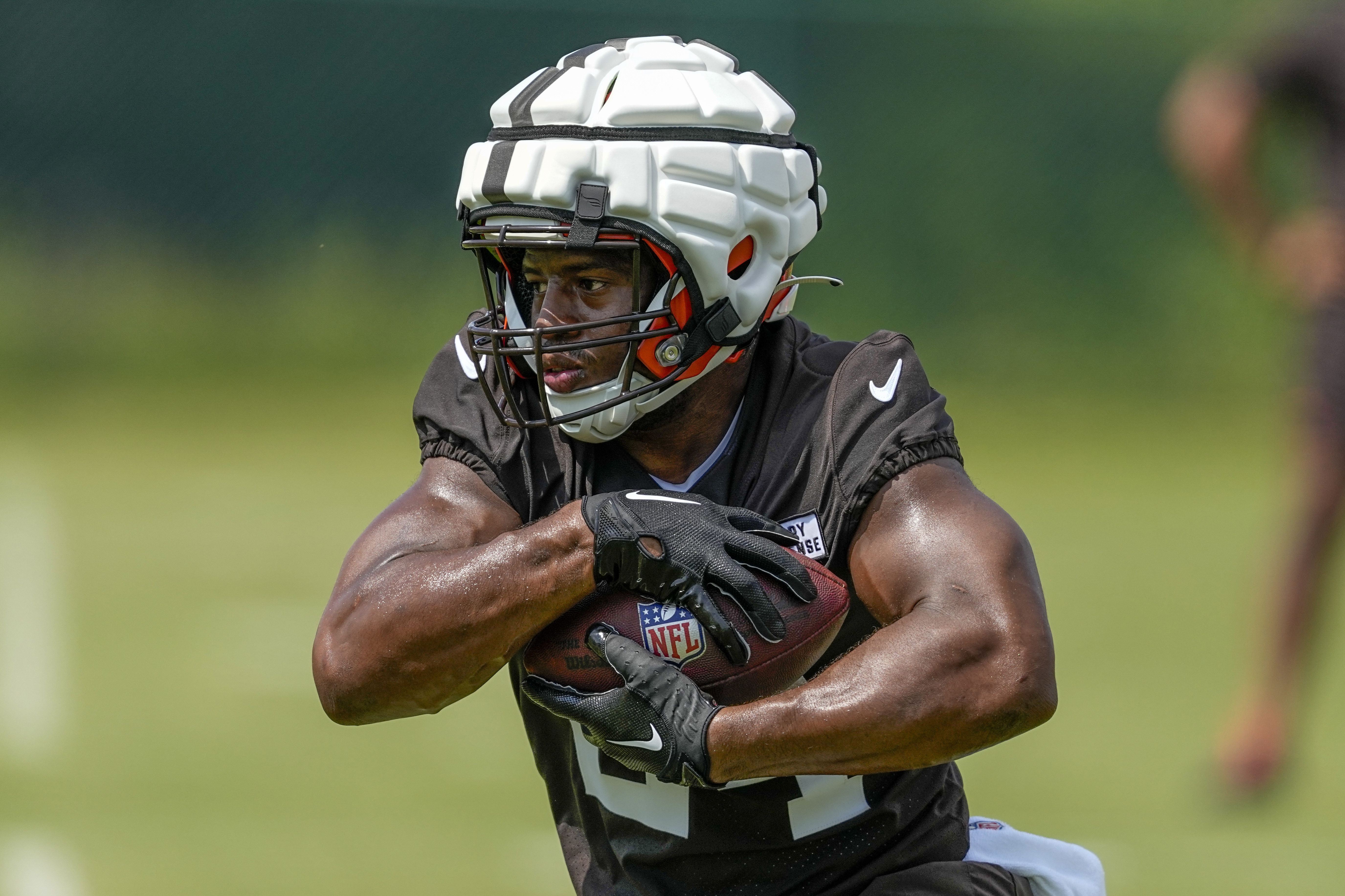 Browns' Nick Chubb among several star running backs to discuss devalued  position on Zoom call - ABC News