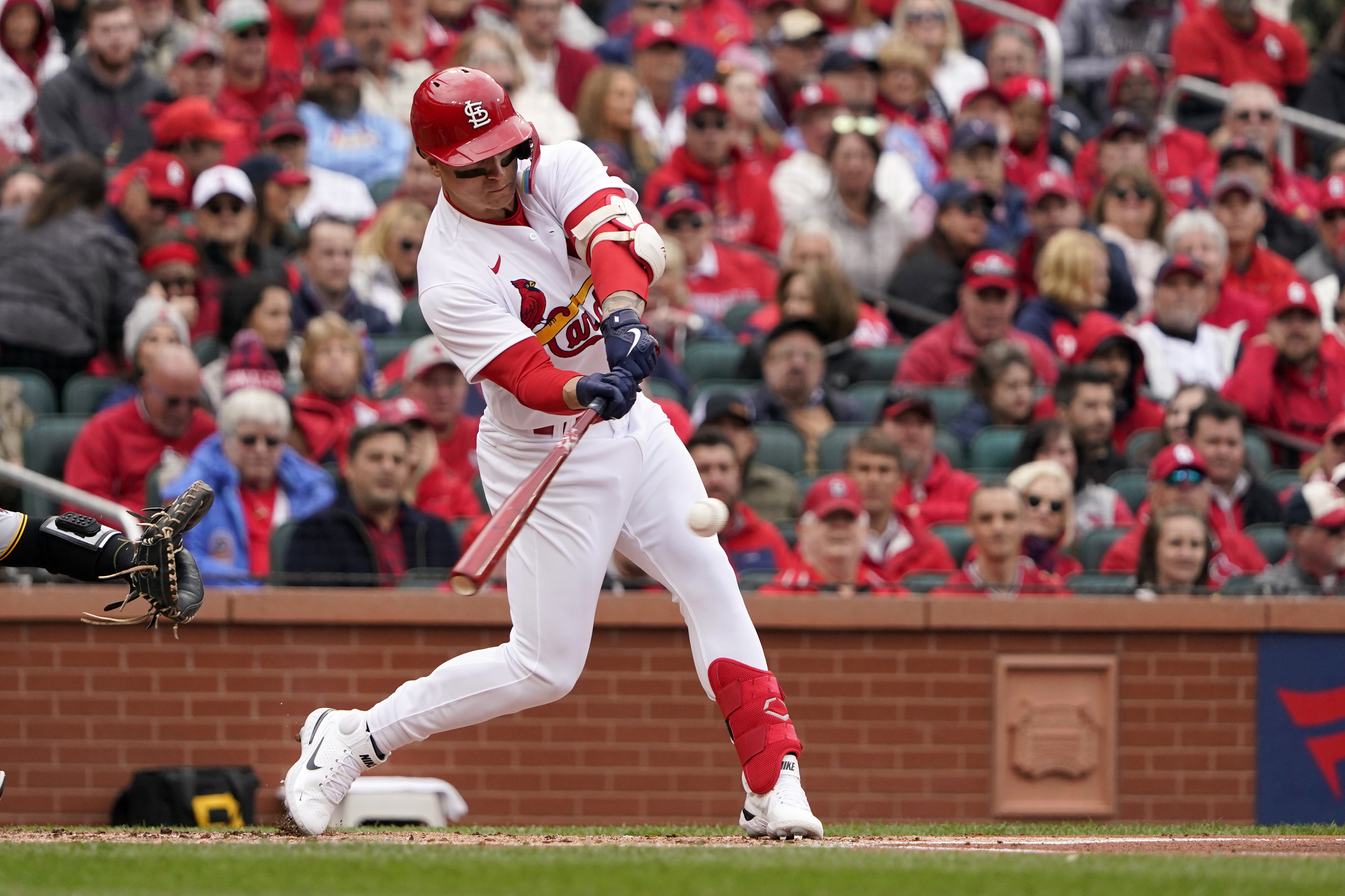 Pujols inches closer to 700, Arenado lifts Cards over Bucs