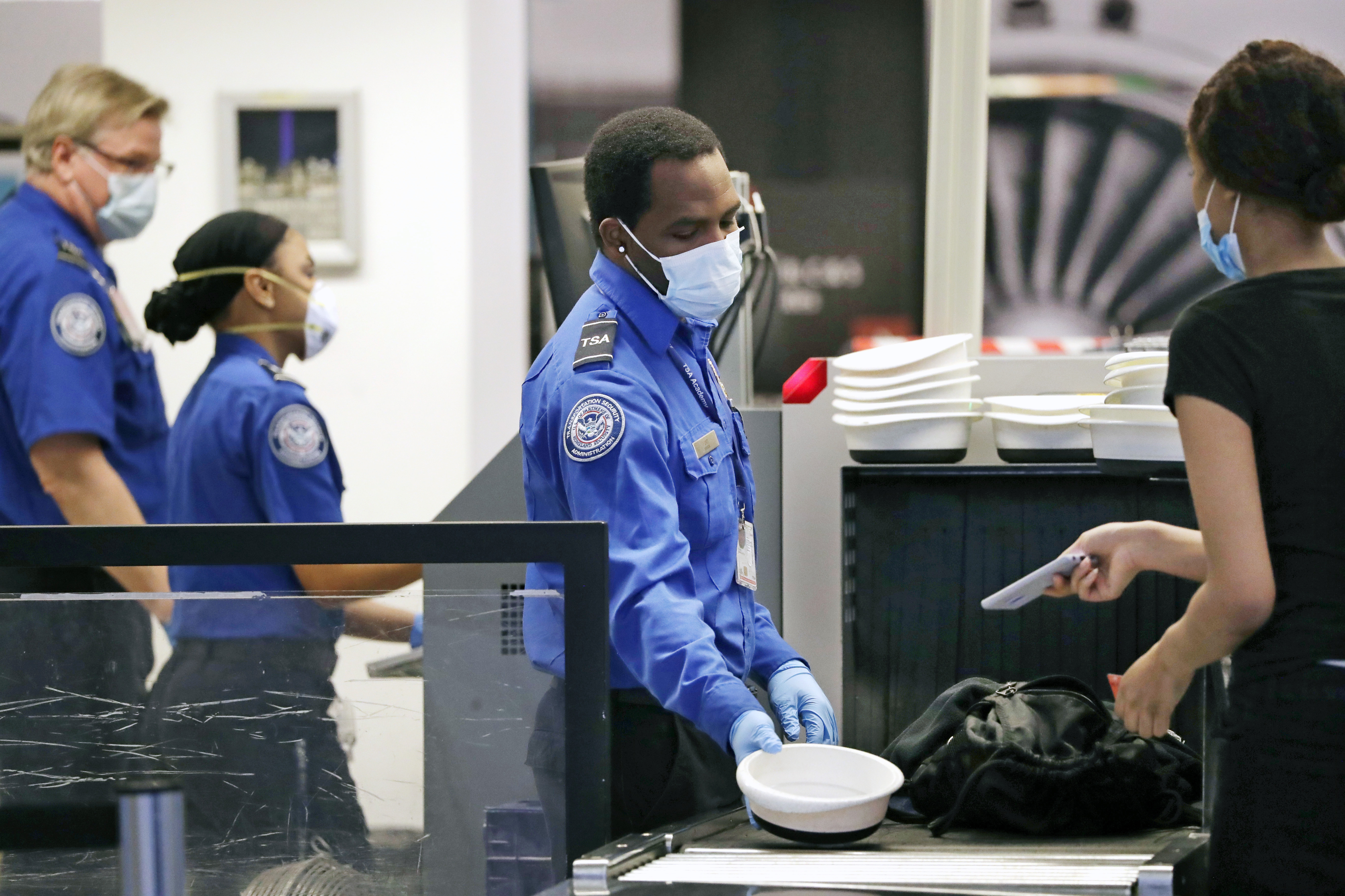 TSA criticized for tweeting picture of a passenger's luggage