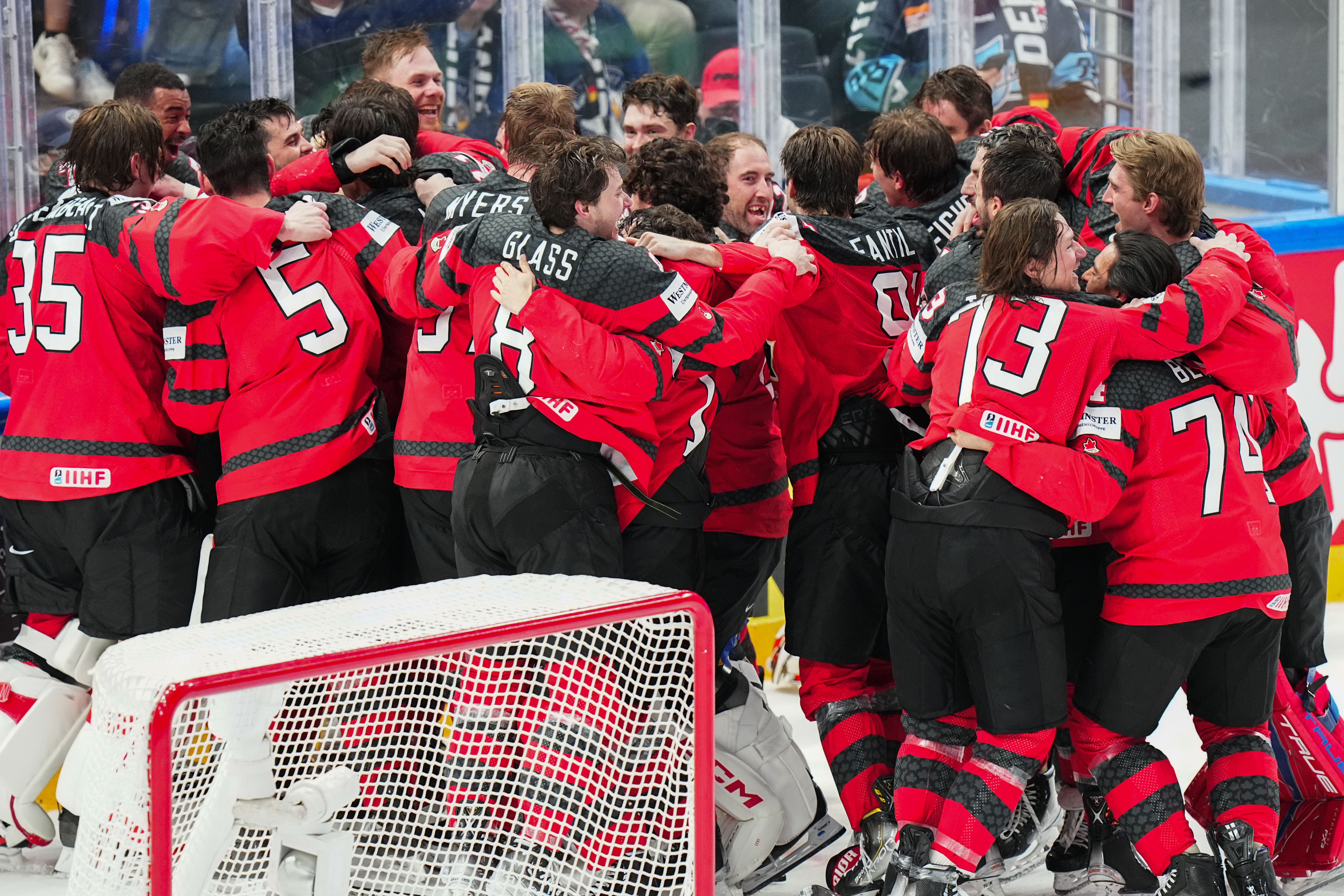 Canada beats Russia 4-3 in world juniors hockey tournament to take