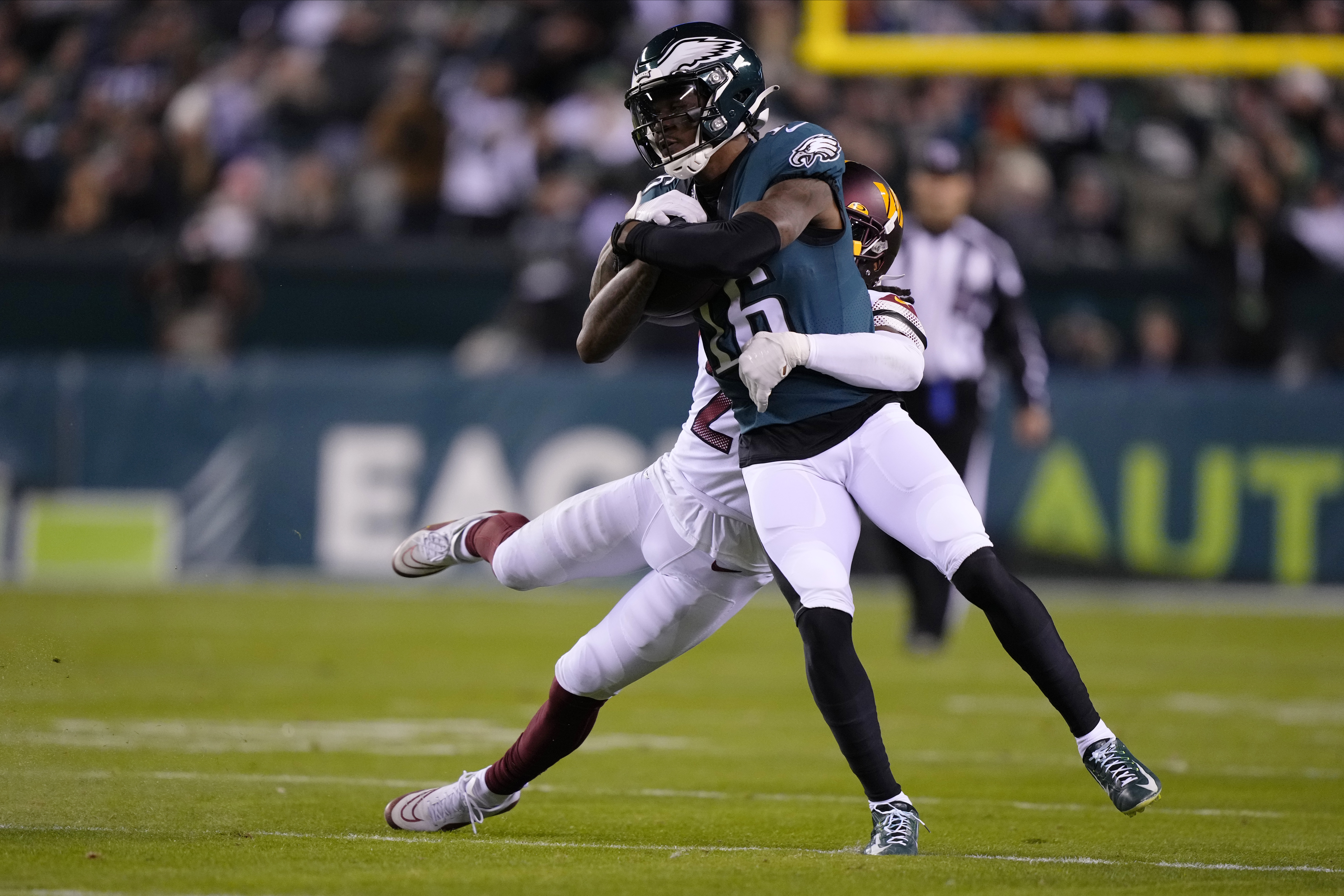 Commanders end turnover-prone Eagles' perfect season