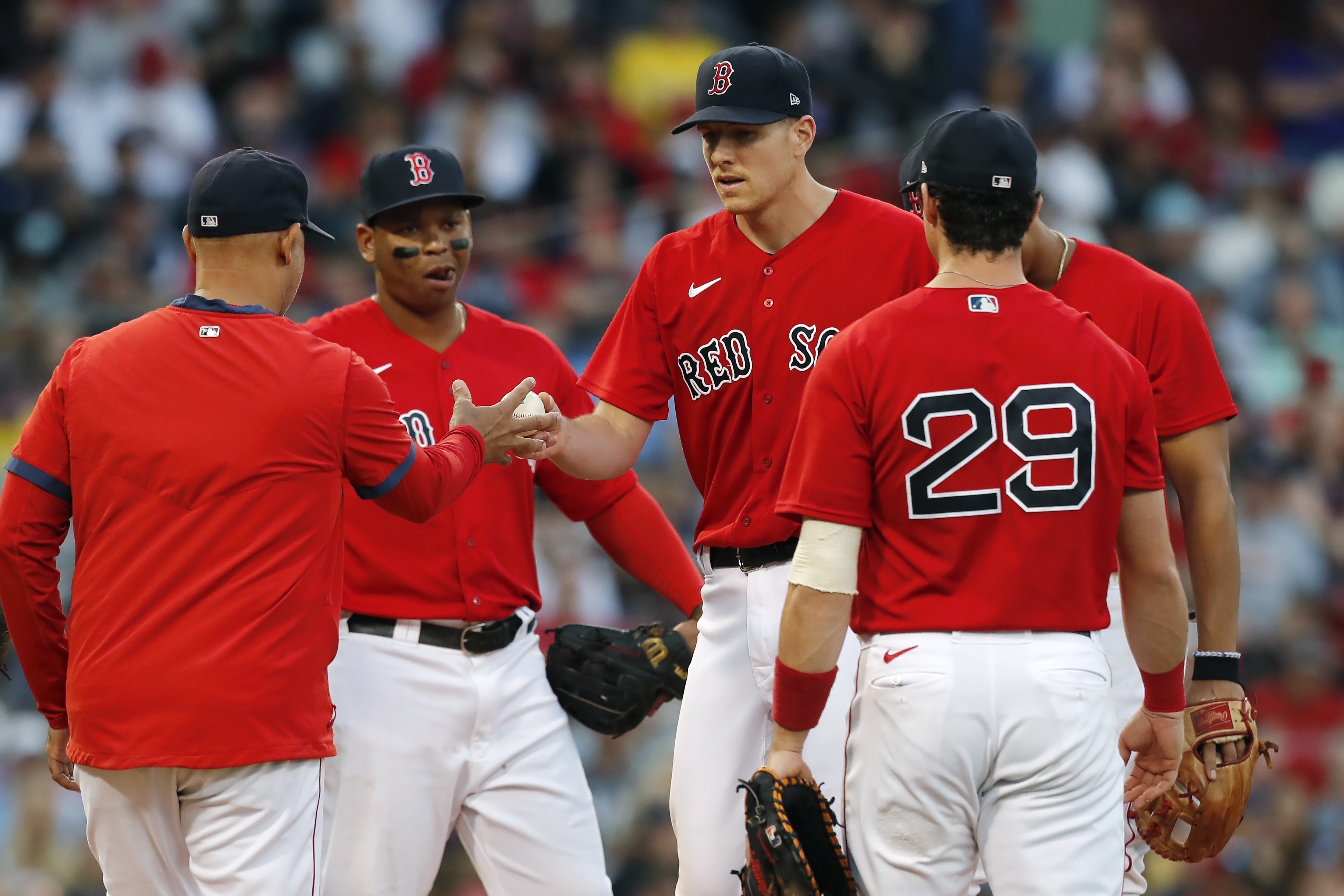 Odor, Cortes help Yankees beat White Sox 5-3