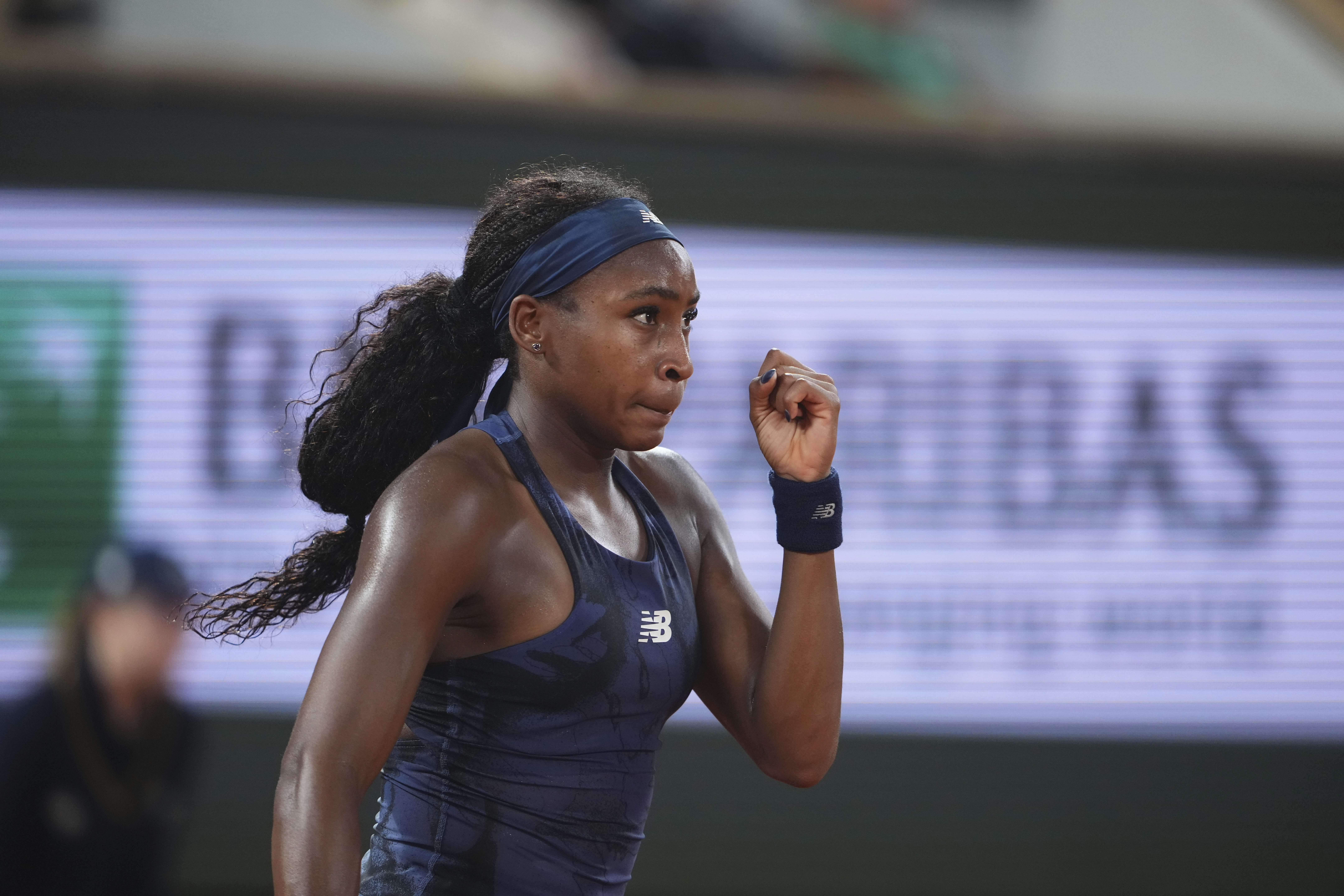 Coco Gauff defeats Loïs Boisson 6-1, 6-2 to reach her second
