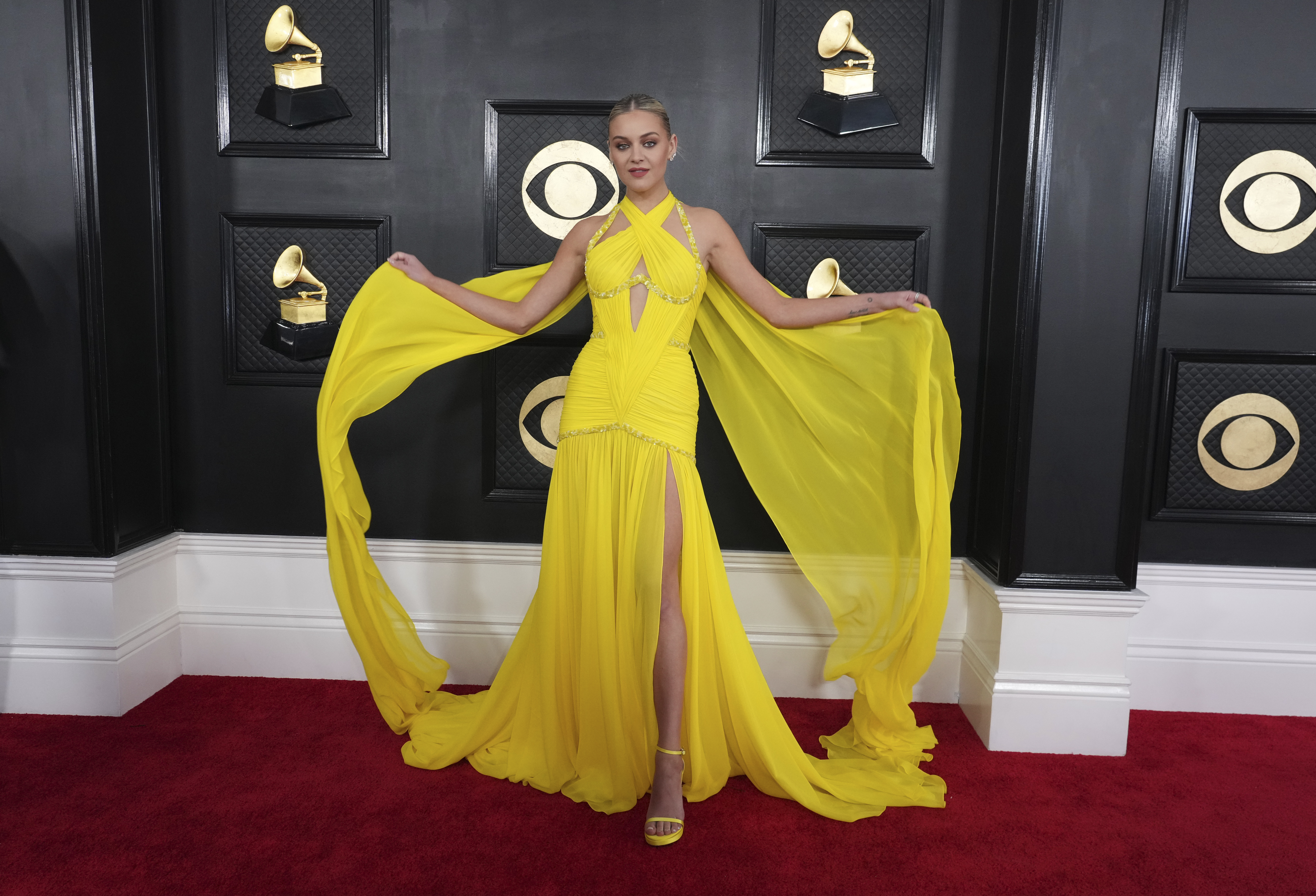 2023 GRAMMYs Red Carpet Fashion Highlights: Taylor Swift, Cardi B, Harry  Styles, Lizzo, Doja Cat & More