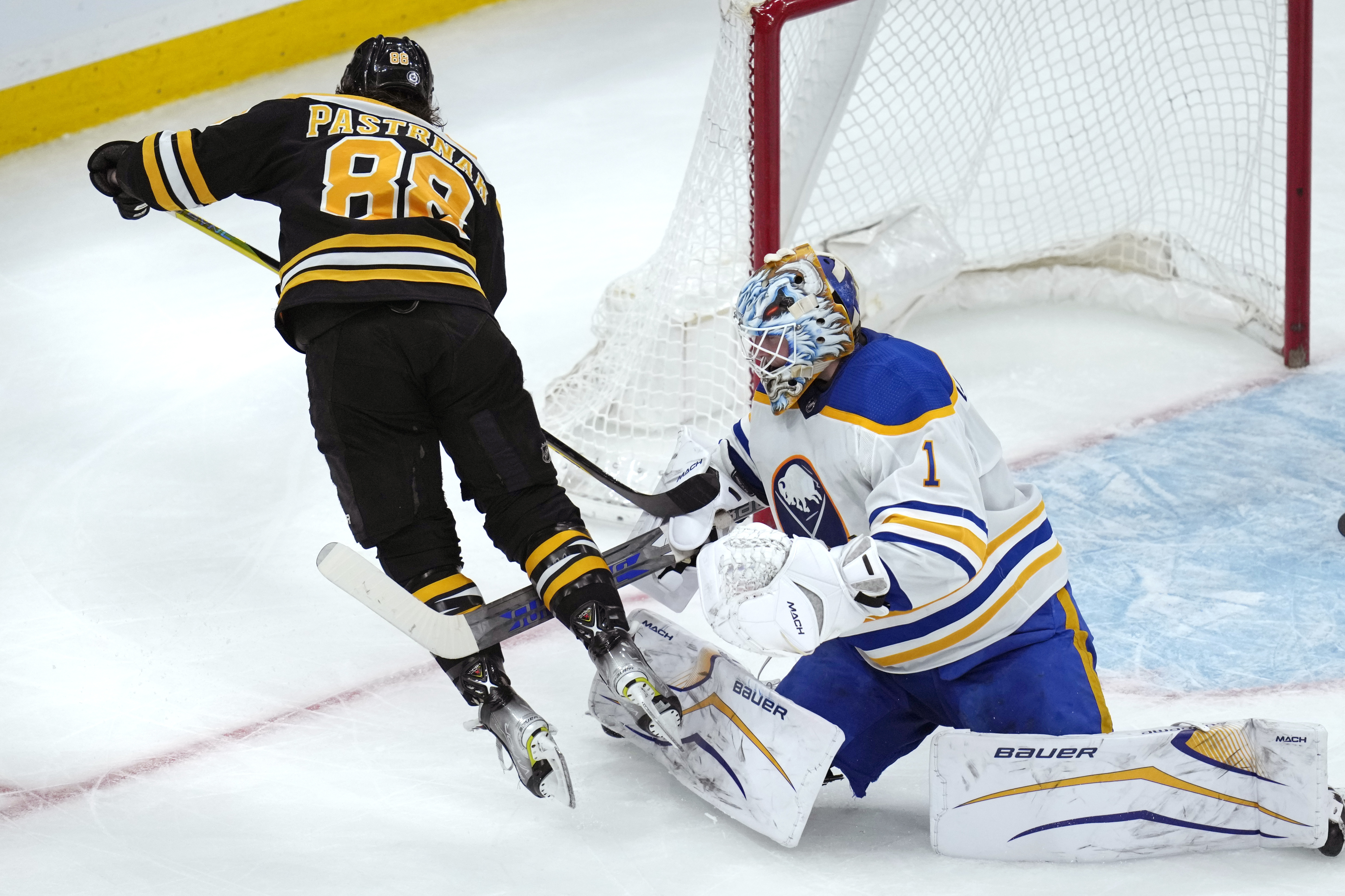 Sabres goalie Luukkonen wins 1st NHL start vs Bruins, Buffalo Sabres