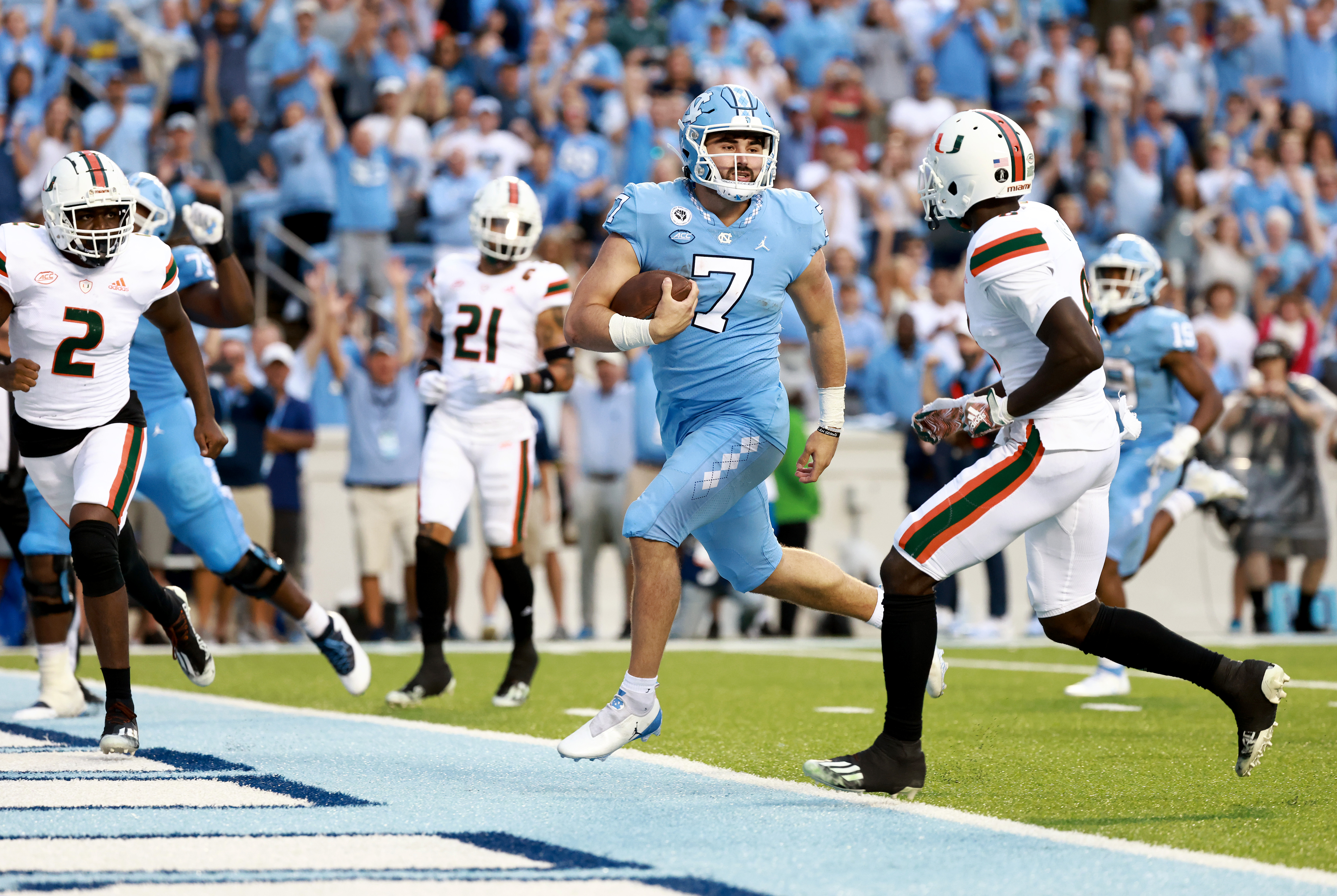 Van Dyke has 4 TD passes, Miami tops No. 18 NC State 31-30