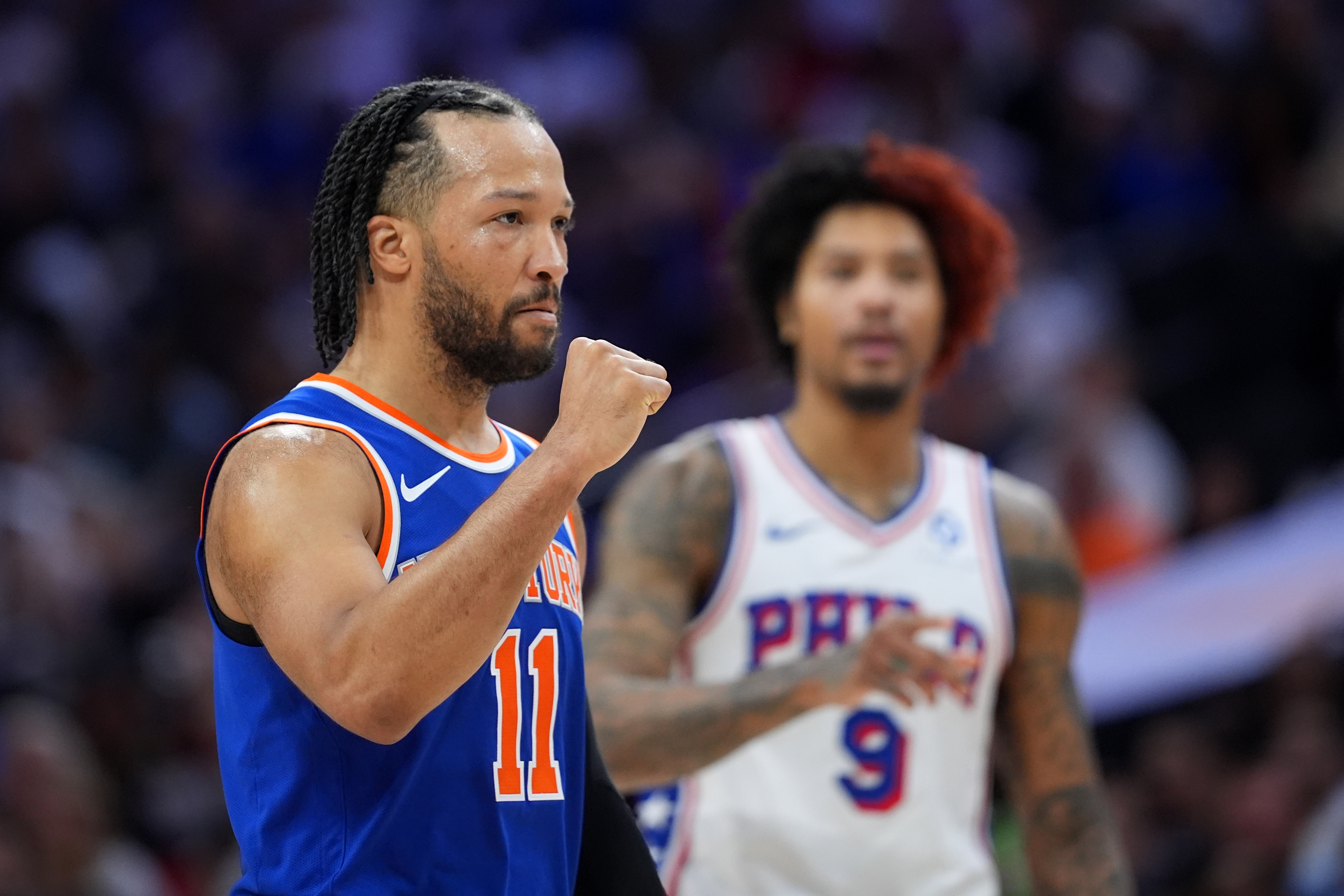 Jalen Brunson scores 33 points and helps Knicks take 3-0 lead over