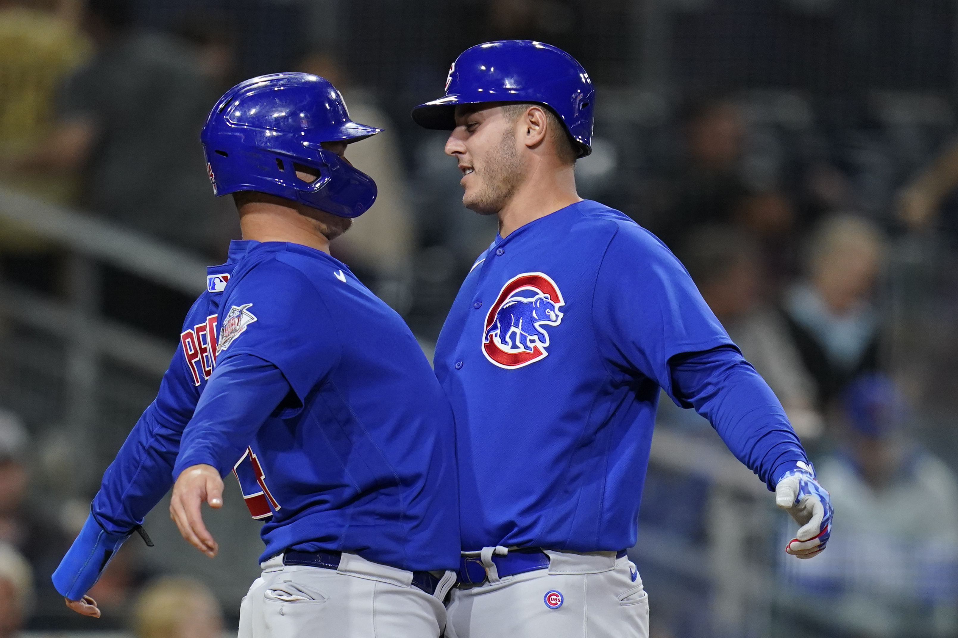 Davies strong, Rizzo, Wisdom homer in Cubs' 7-1 win vs Pads