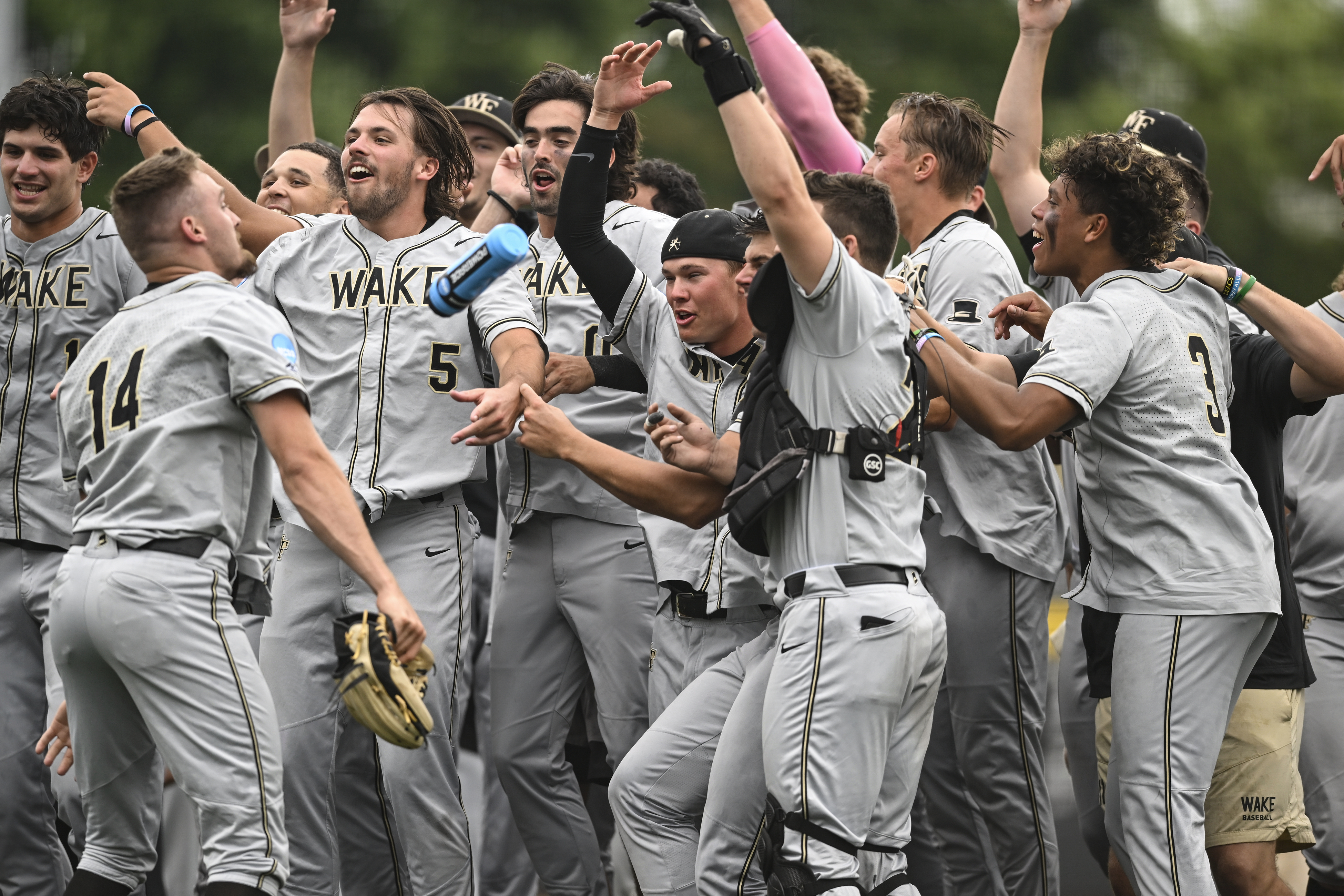 Oral Roberts claims surprise College World Series bid; Wake Forest, LSU,  Virginia also win supers