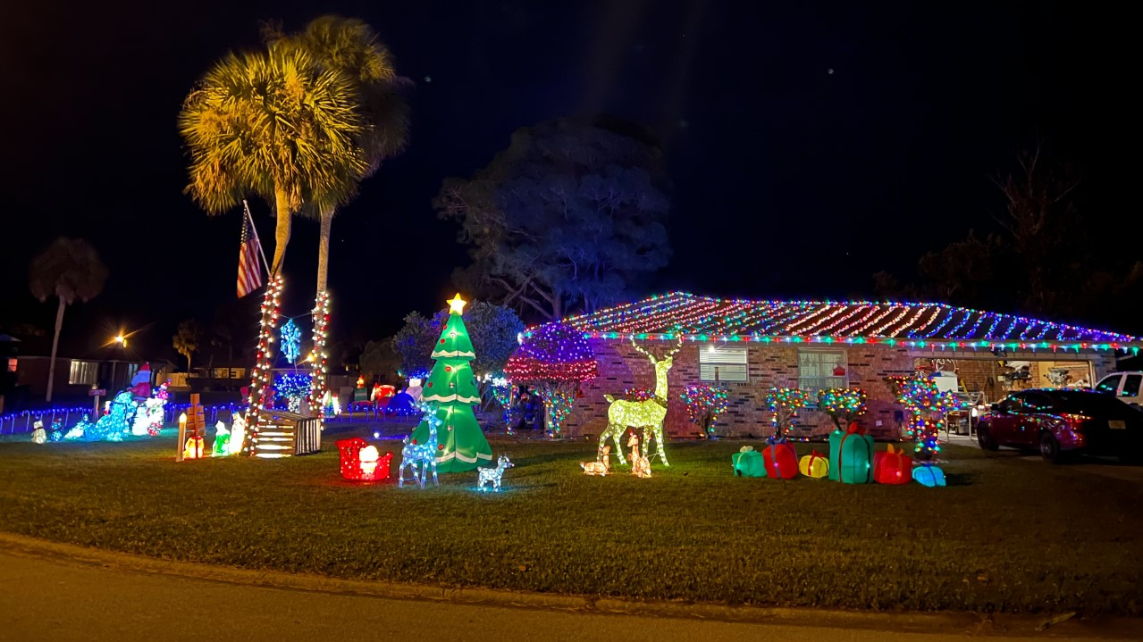 Jacksonville Christmas Events 2022 List🎄: Here Are The Best Christmas Light Displays Around Jacksonville