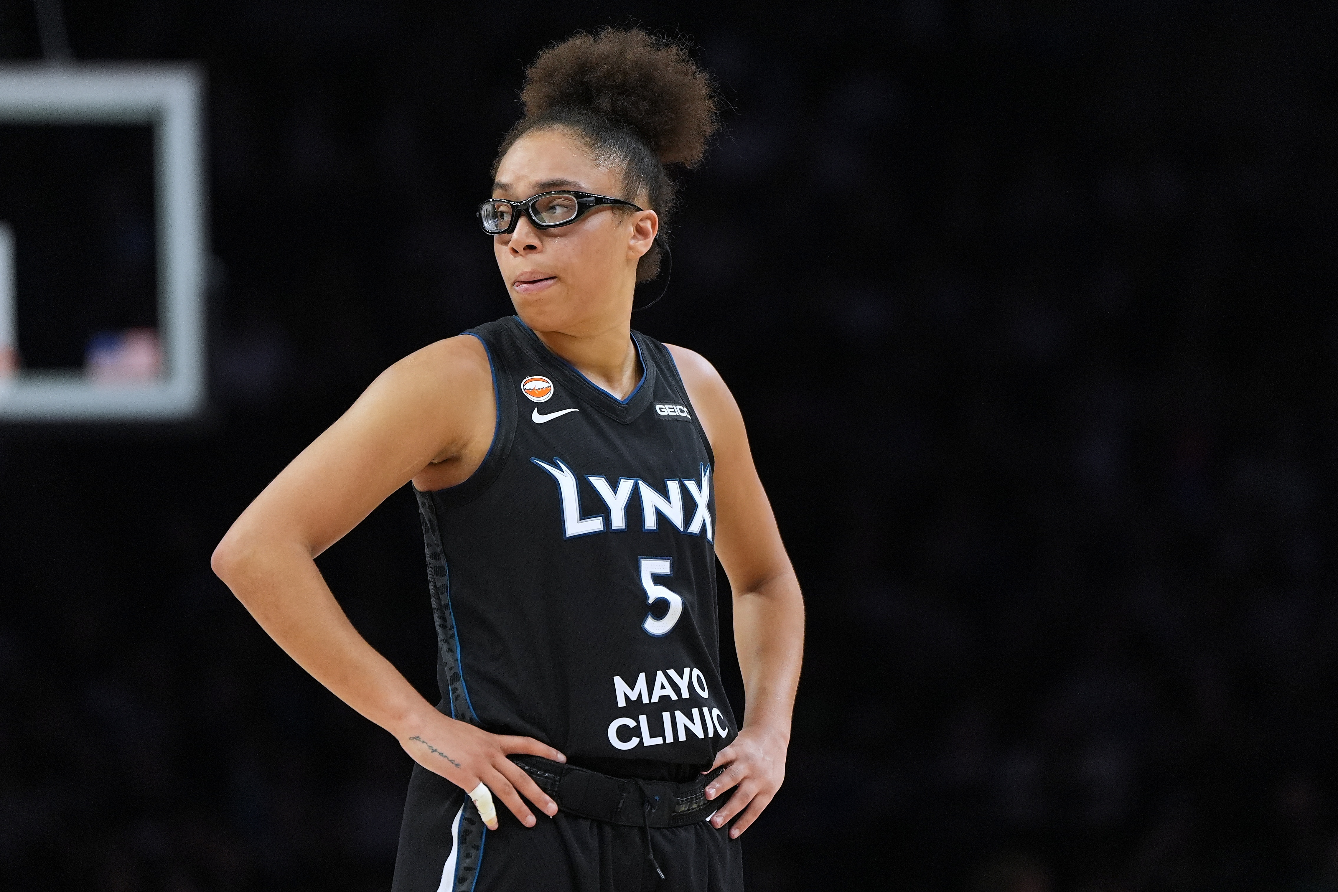 Olivia Miles breaks Caitlin Clark's WNBA rookie points record in