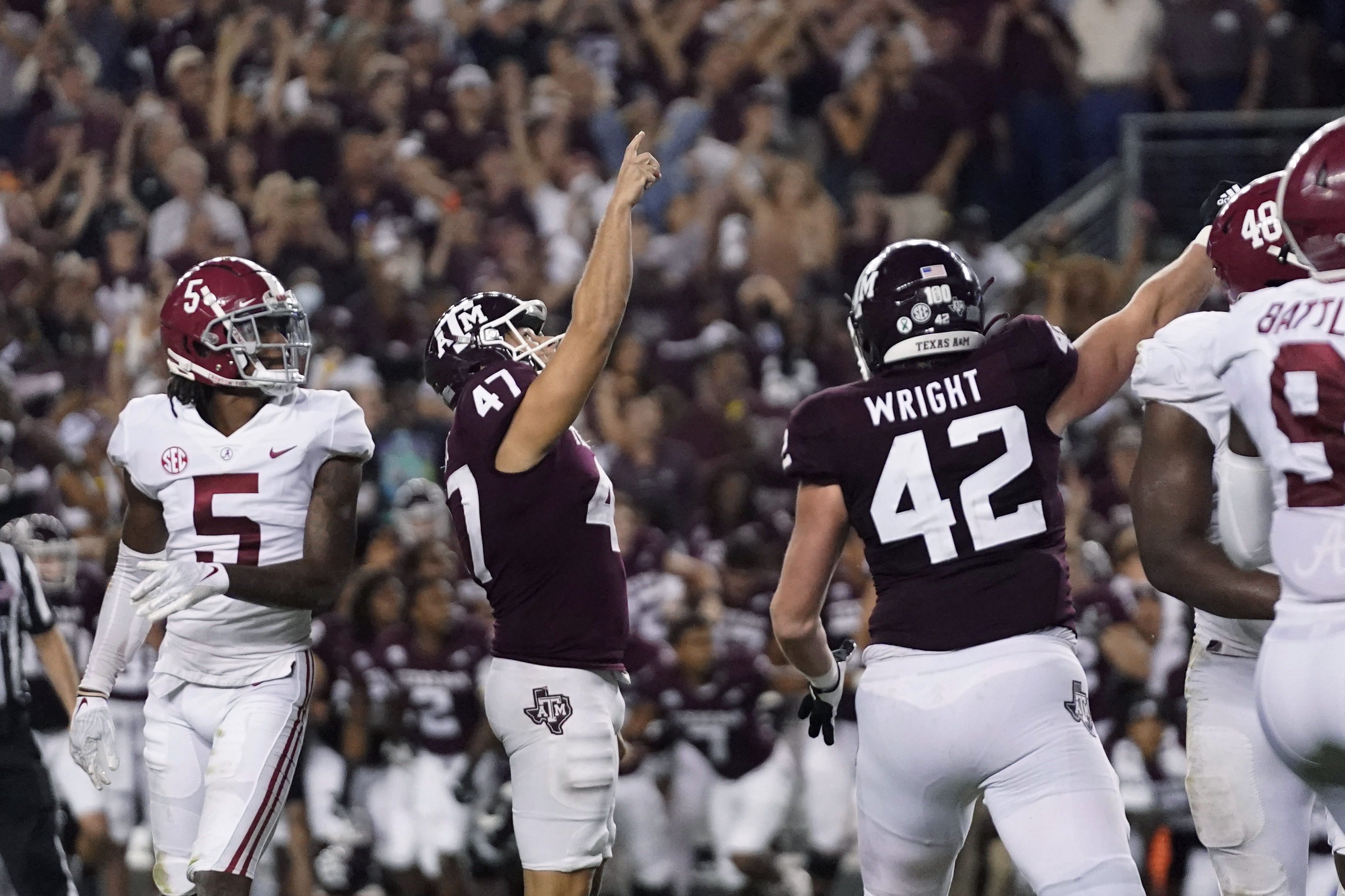 Texas A&M beats No. 1 Alabama 41-38 on last-play field goal