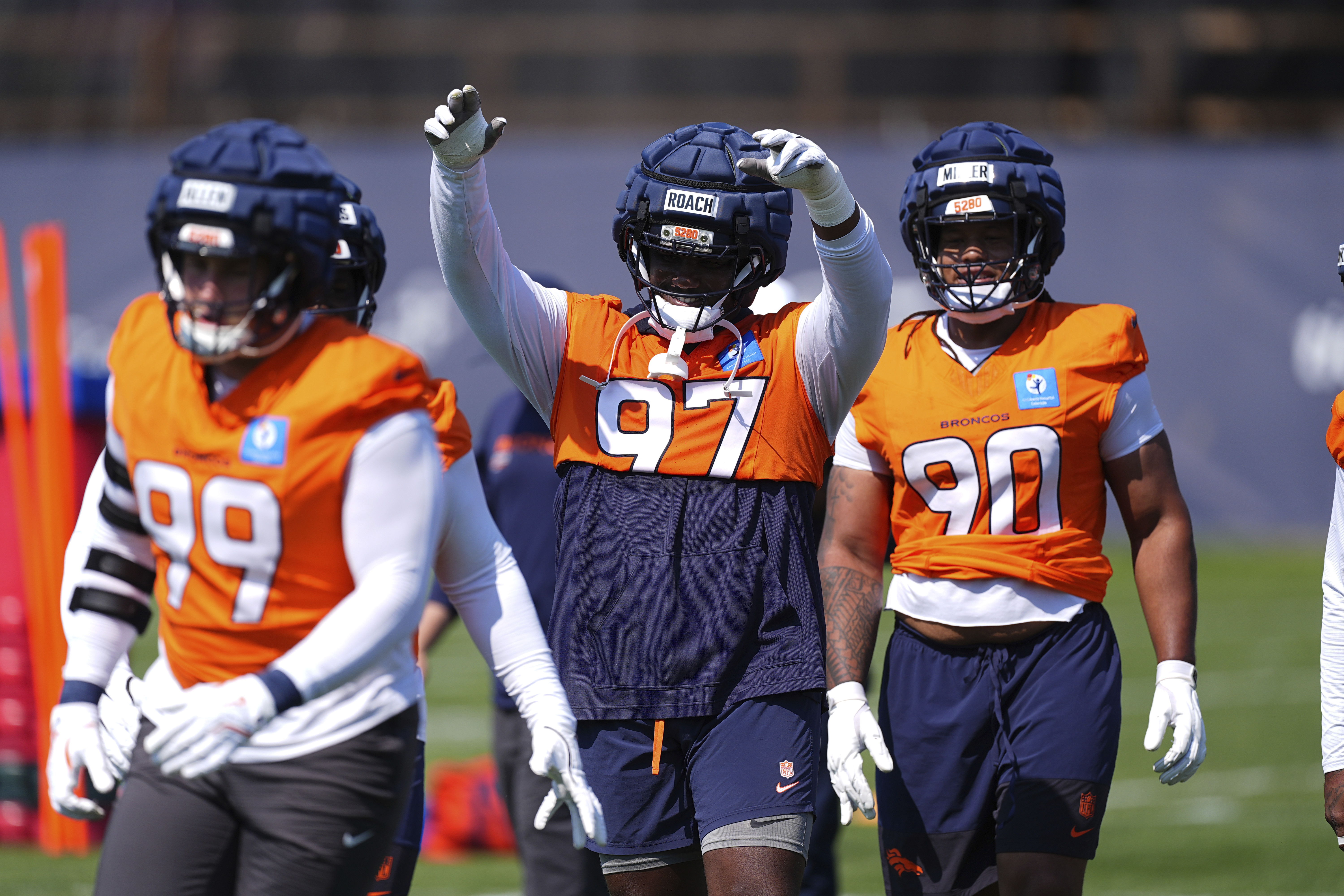 broncos tackle box All-Pro defensive tackle Zach Allen agrees to 4-year, $102M extension with  Denver Broncos