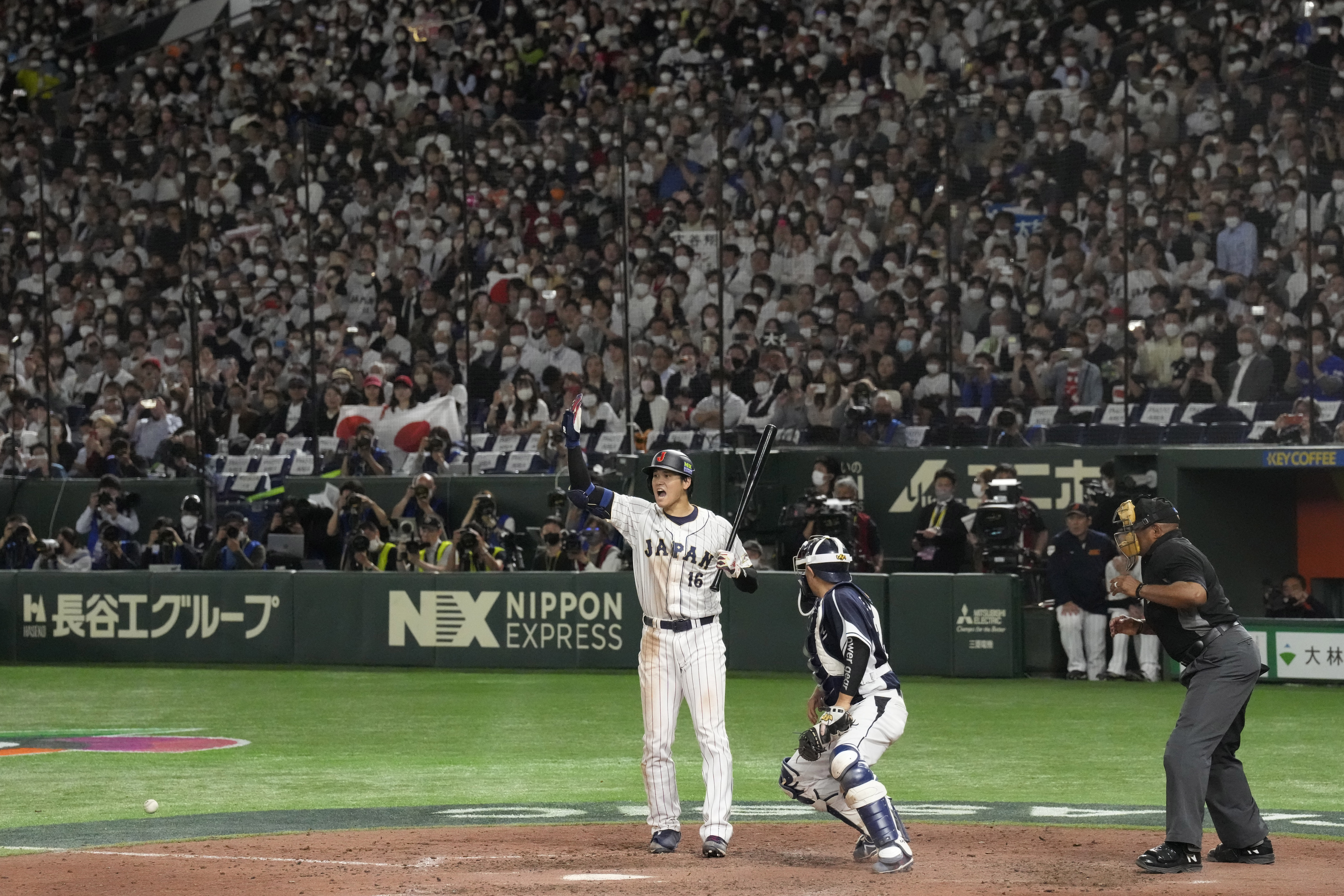 MLB on X: Team Japan outfielders Lars Nootbaar and Masataka