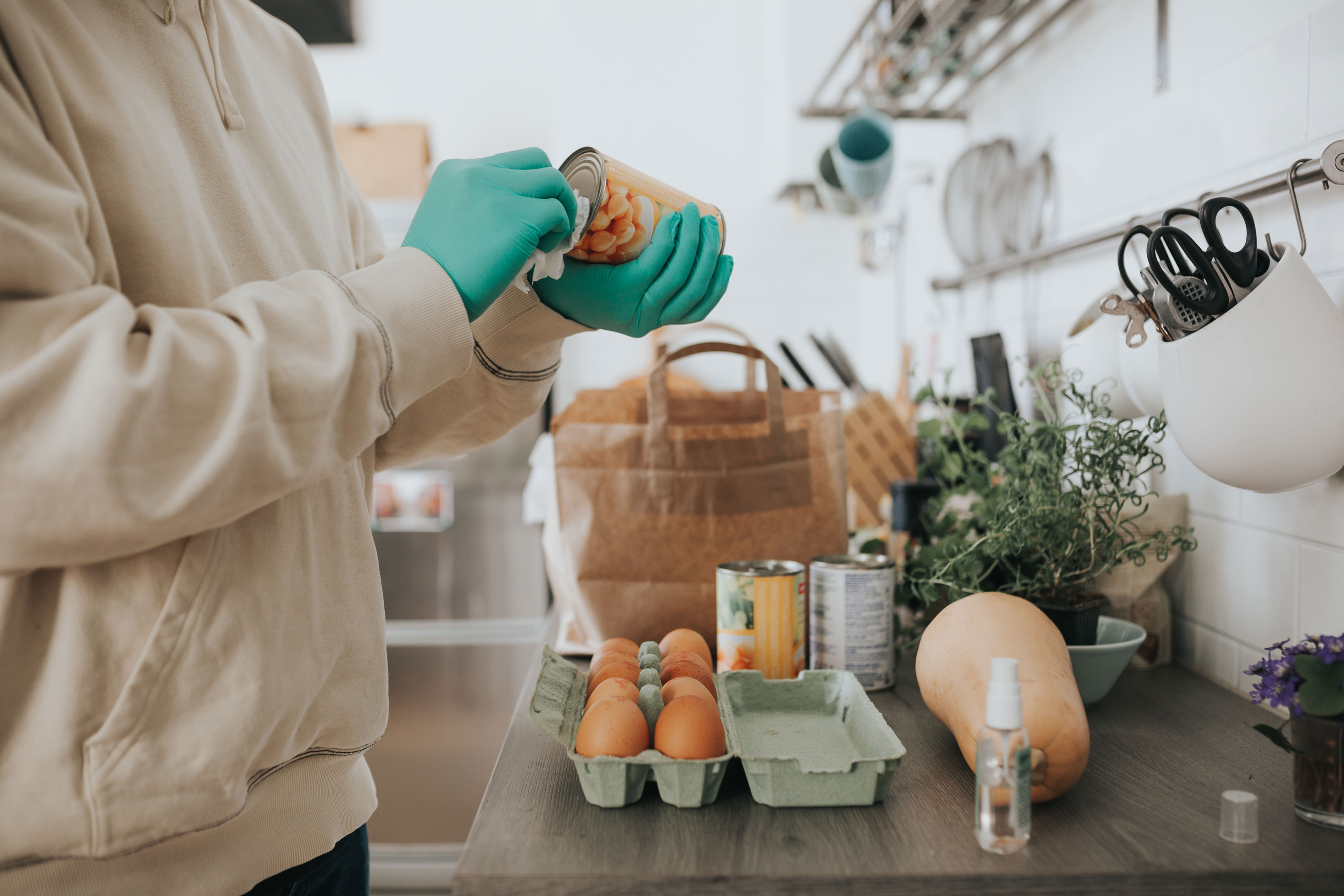 Use separate grocery bags for meat to avoid food poisoning •