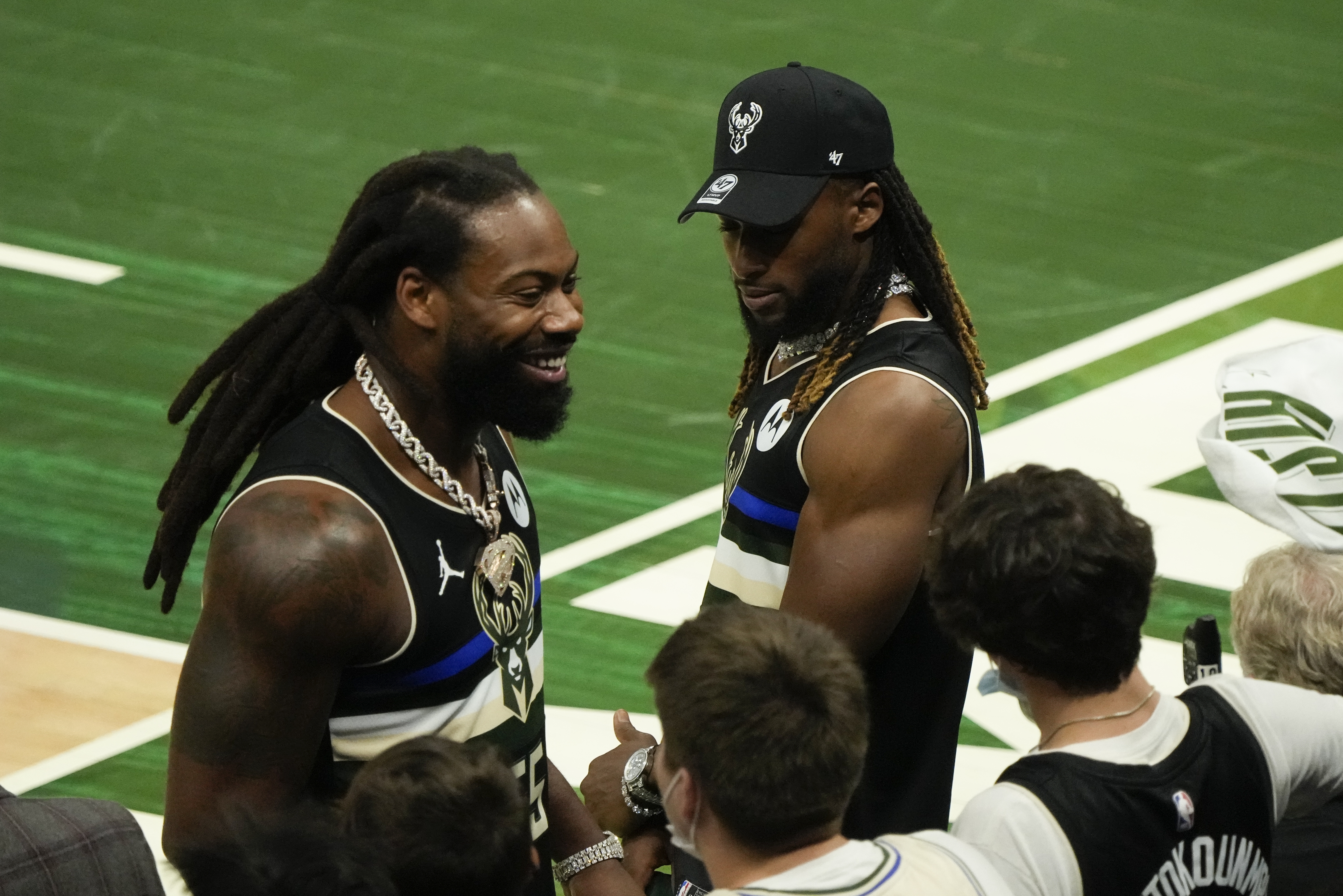 Packers Za'Darius Smith, Aaron Jones the stars of Bucks Game 3 crowd