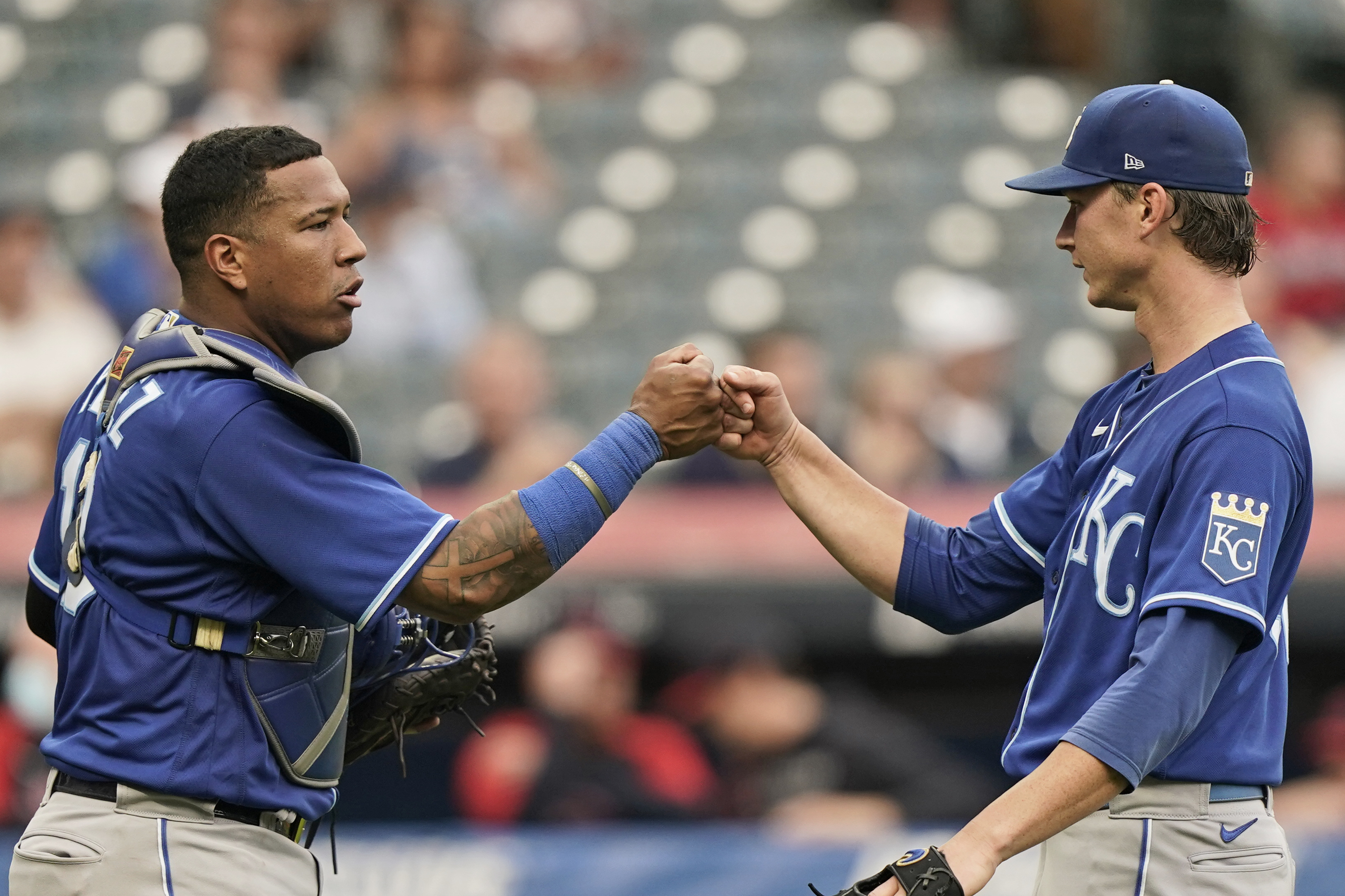 Royals catcher Salvador Perez breaks Johnny Bench's HR record